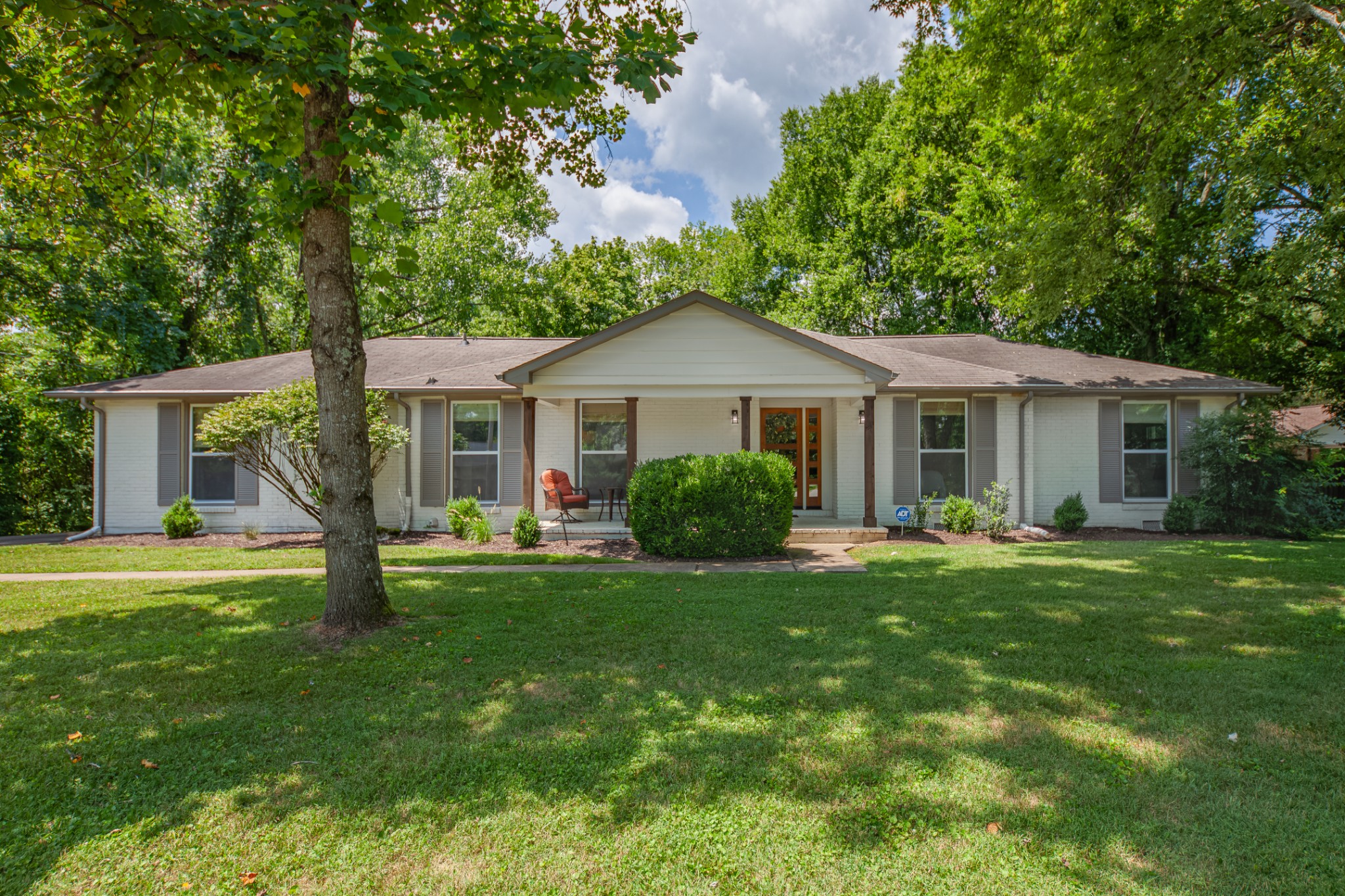 1047 Percy Warner Blvd Property Photo 1
