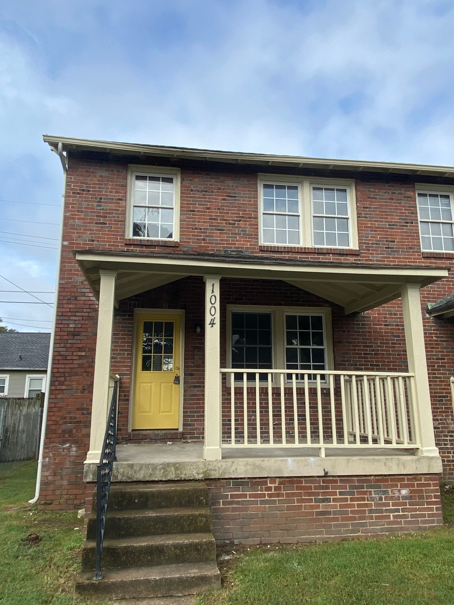 1004 Debow St Property Photo 1