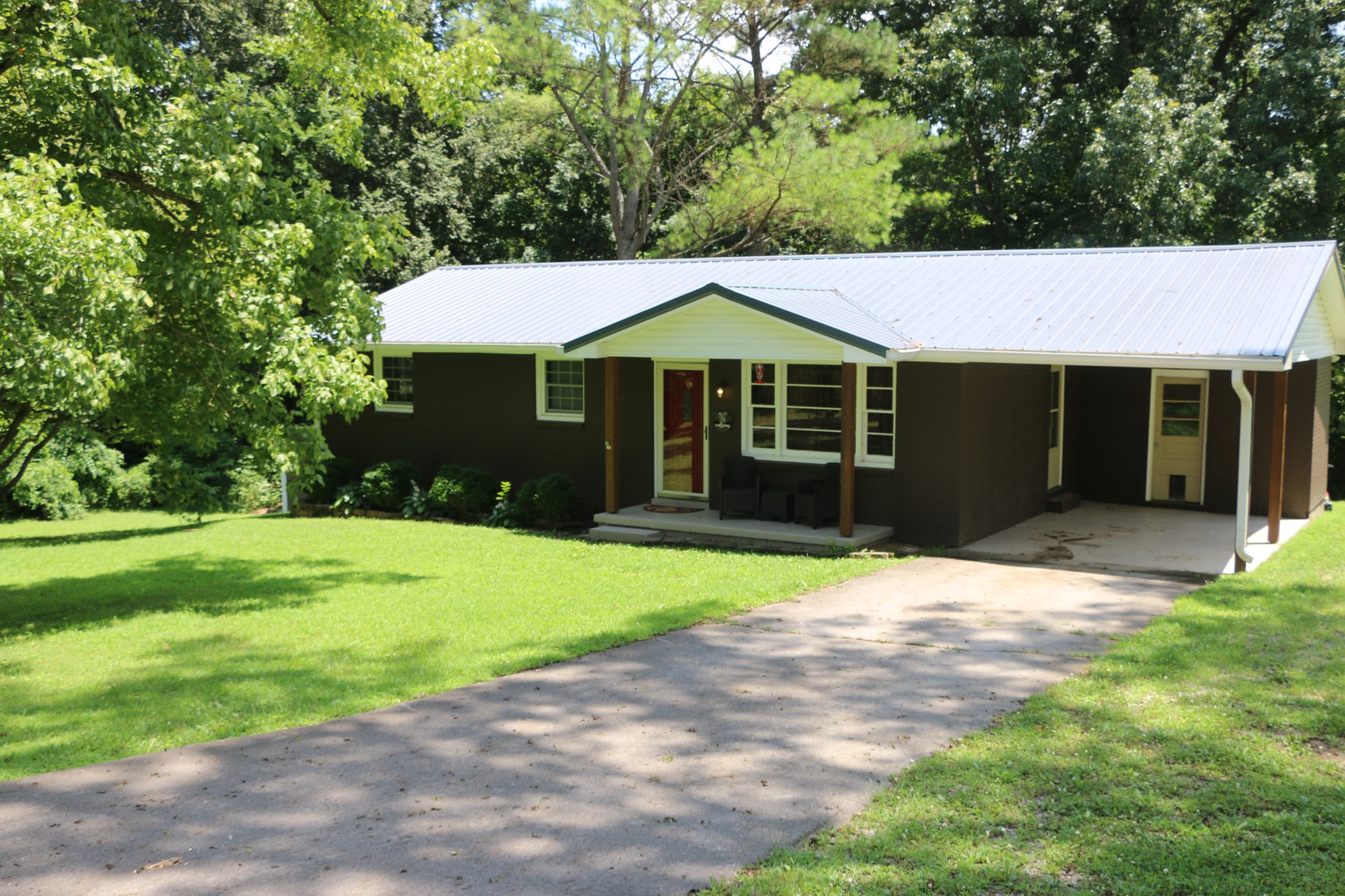 724 Thomas Ave Property Photo 1