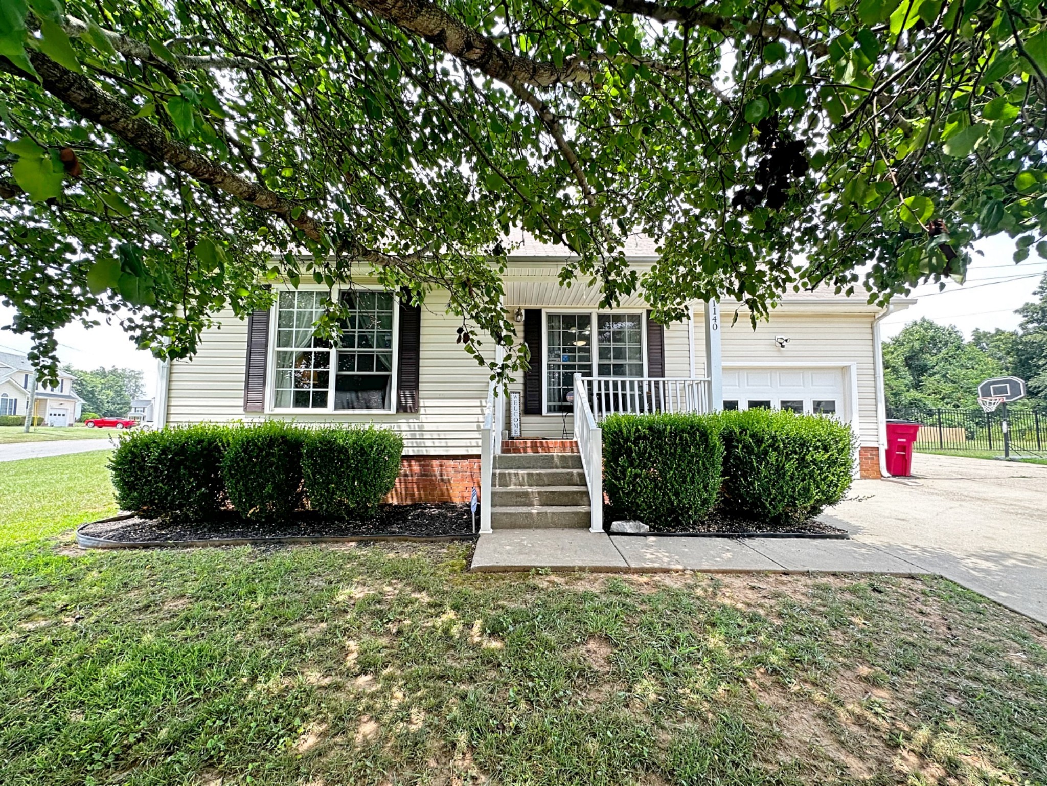 1140 Lamont Ct Property Photo 2