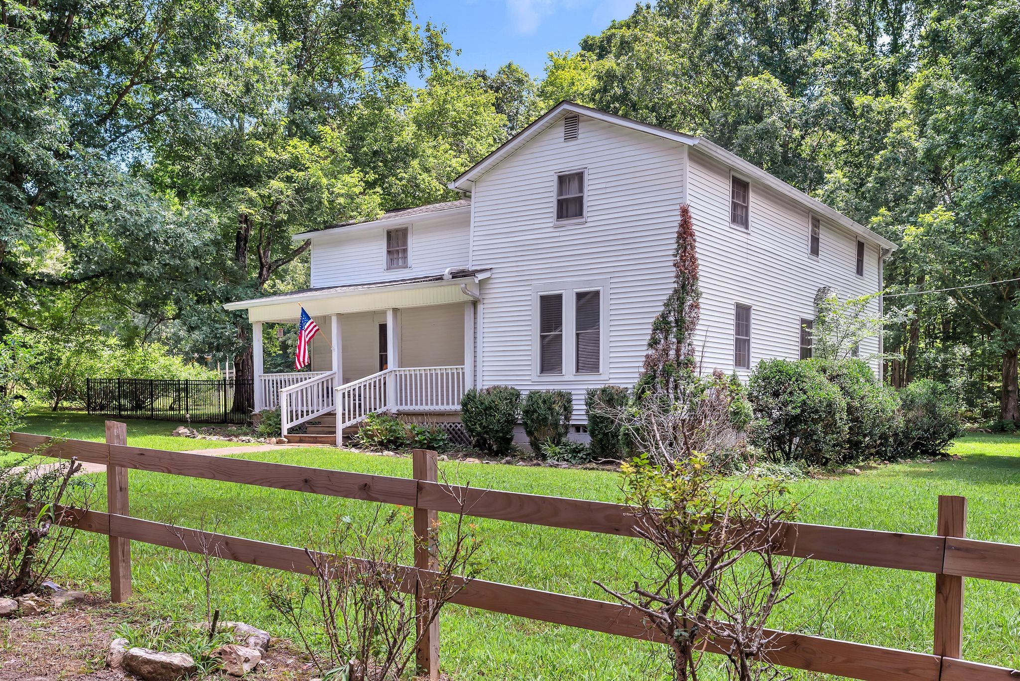 8340 Pinewood Rd Property Photo