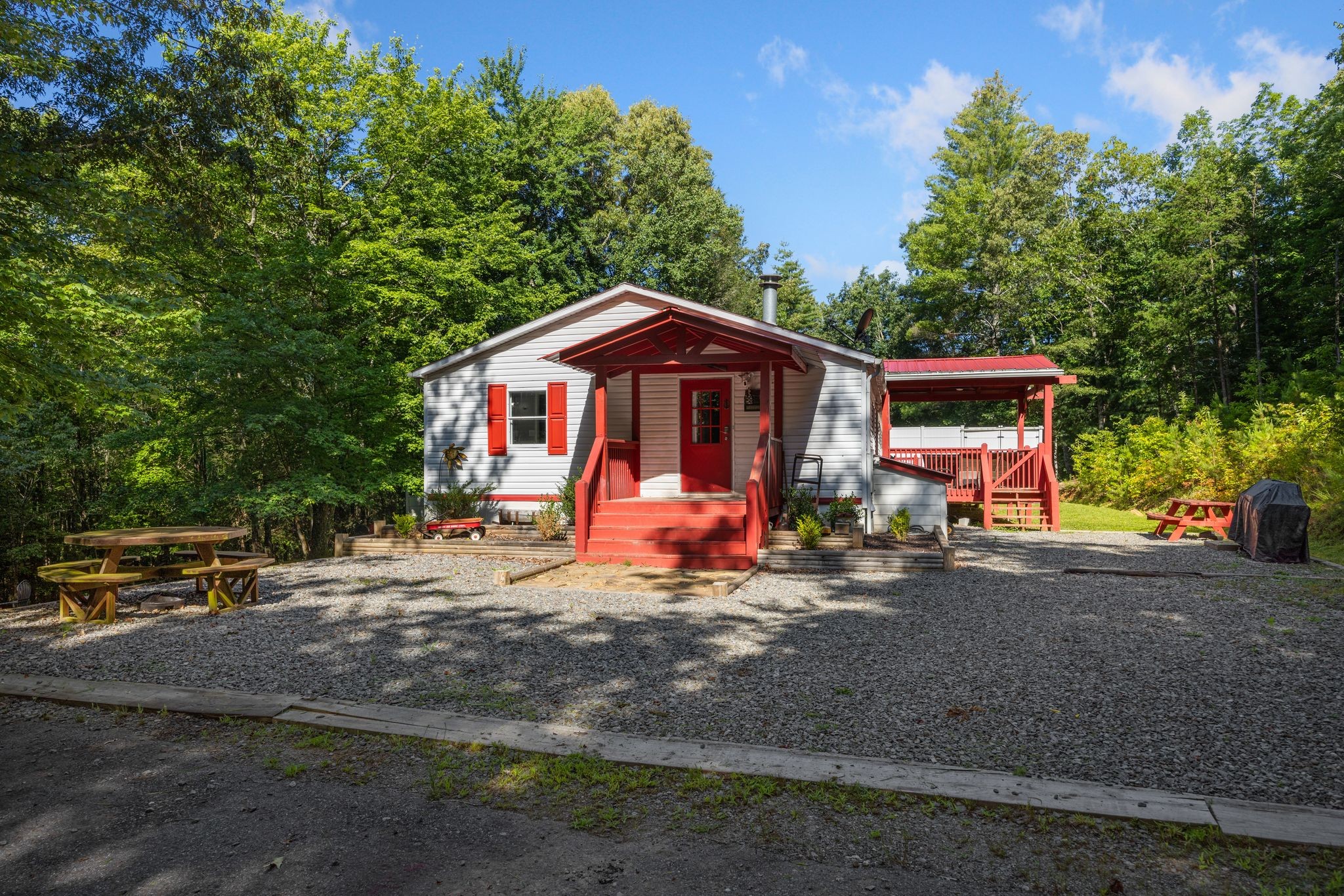 1441 Chestnut Gap Rd Property Photo 1