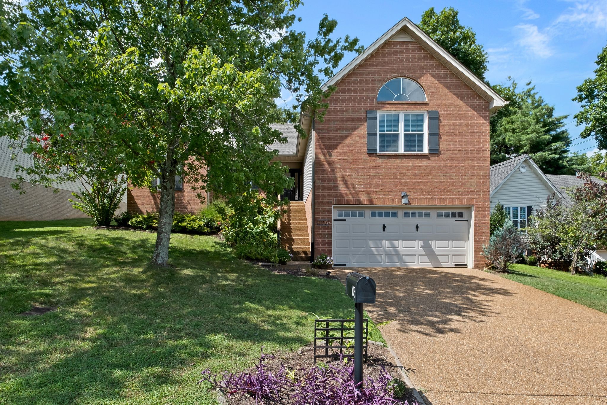 105 Peak Hill Cir Property Photo 1