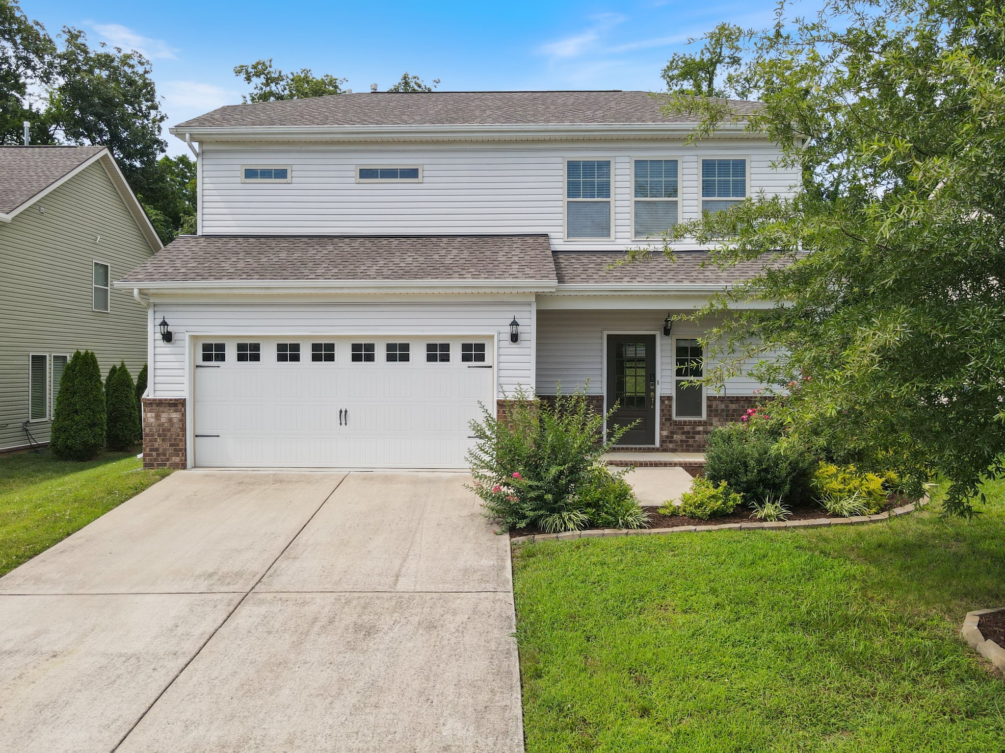 1034 Keeneland Dr Property Photo 1