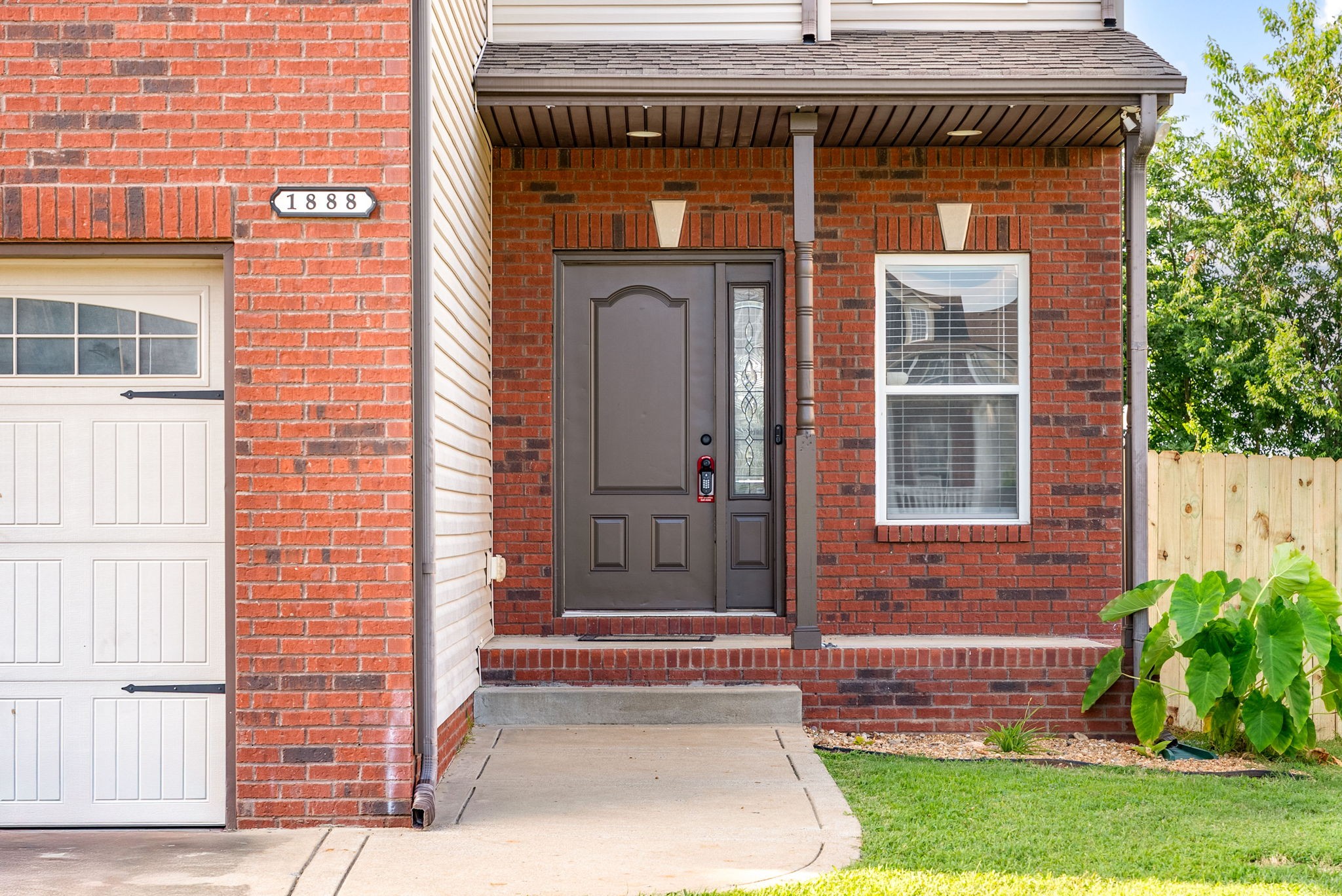 1888 Apache Way Property Photo 4