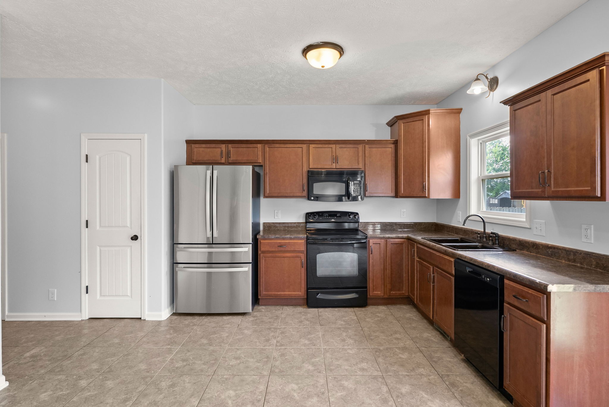 1888 Apache Way Property Photo 9