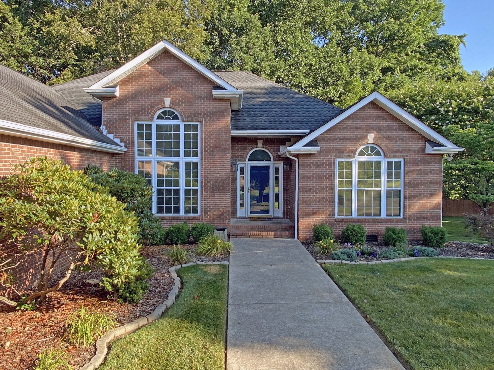 2575 Village Court Property Photo 1
