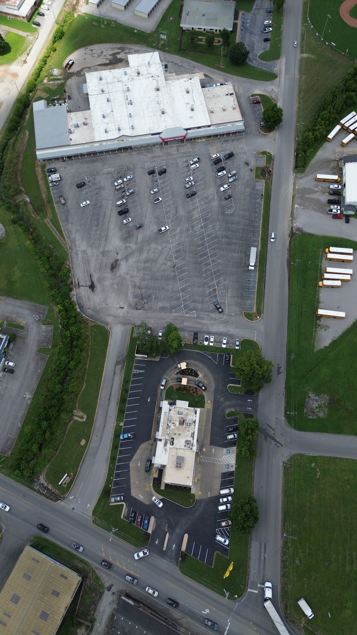 814 W College Street Property Photo 5