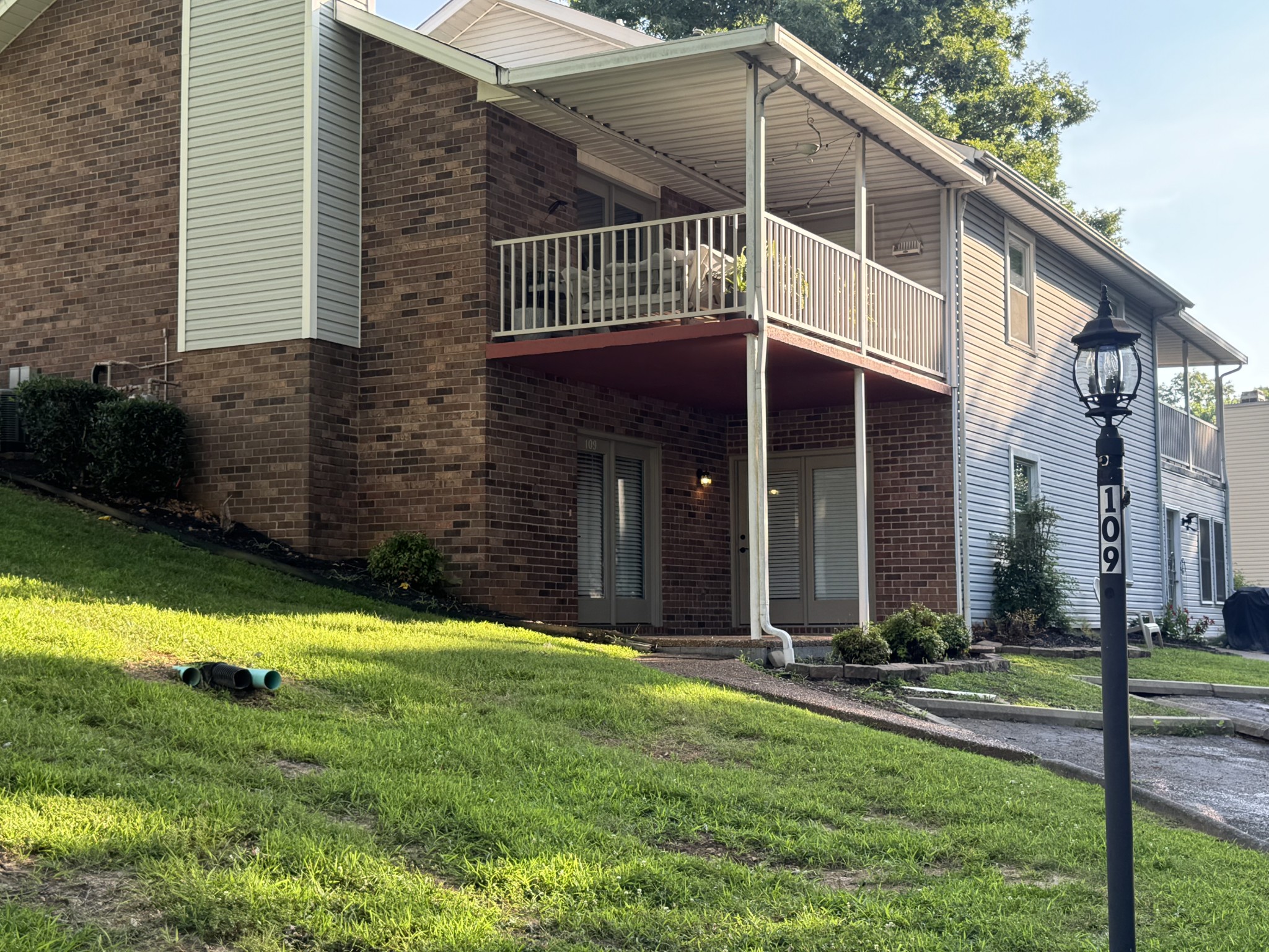 109 Village Cir Property Photo 1