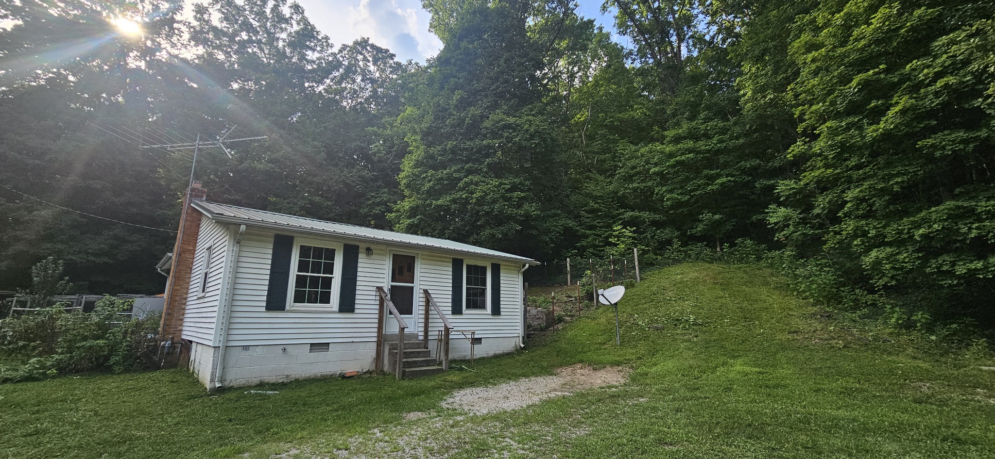 199 Perry Rd Property Photo 1