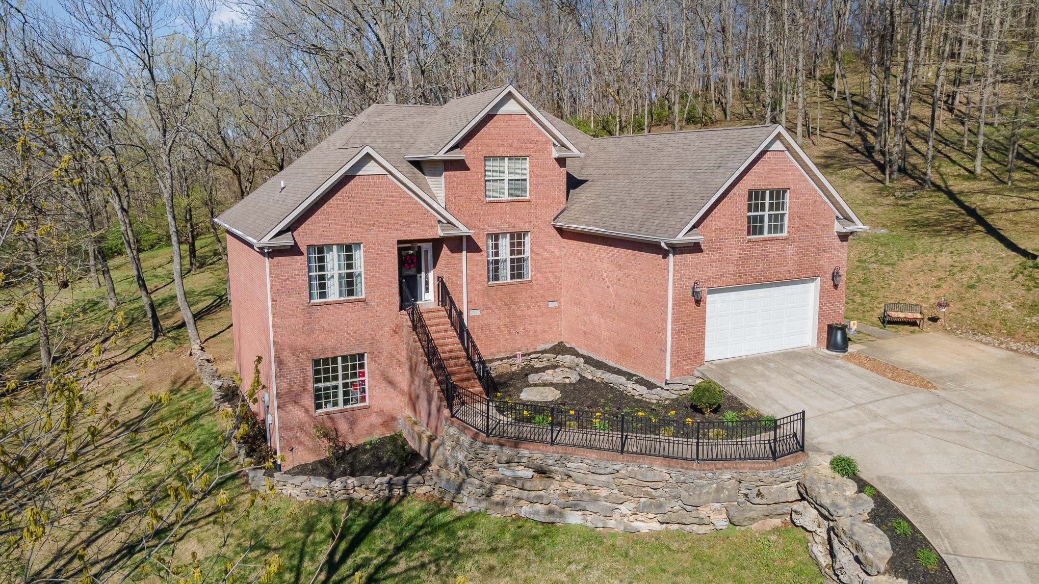1604 Becca Ln Property Photo 1