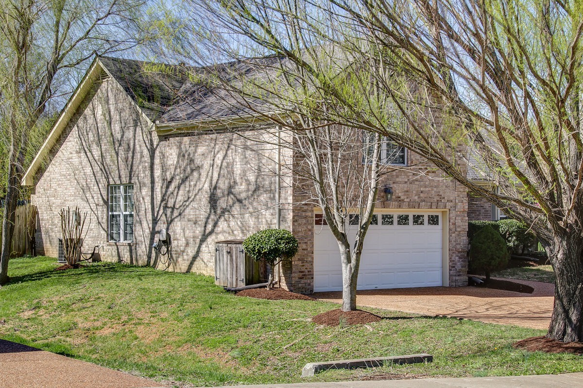 1031 Margaret Drive Property Photo 3