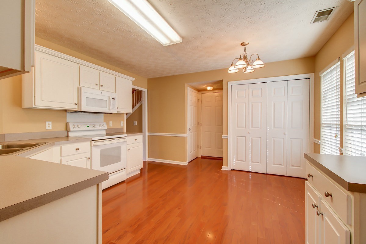 1031 Margaret Drive Property Photo 9