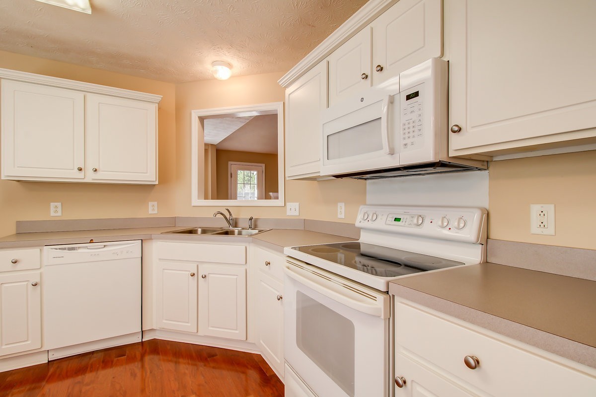 1031 Margaret Drive Property Photo 11