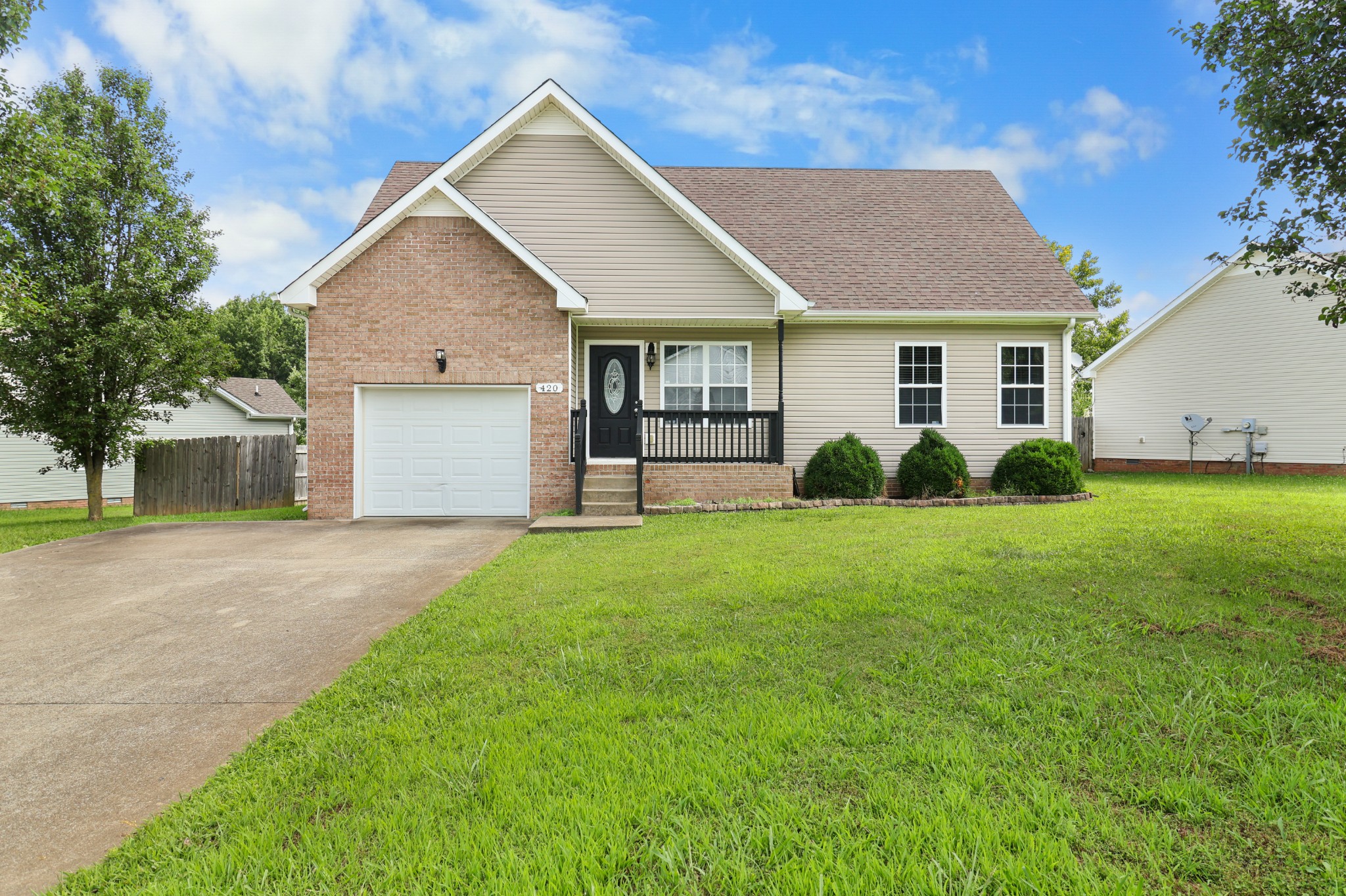 420 Piney Dr Property Photo 1