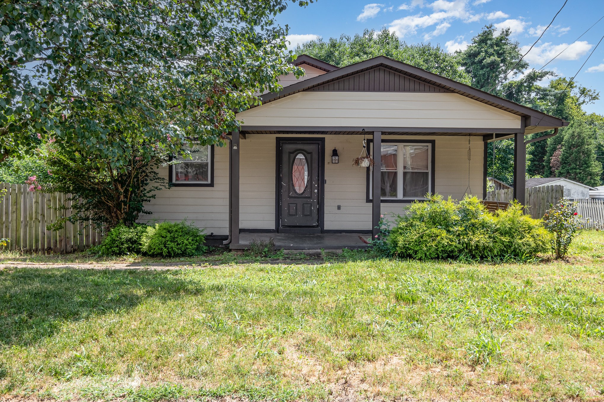 106 Jordan Ave Property Photo 1