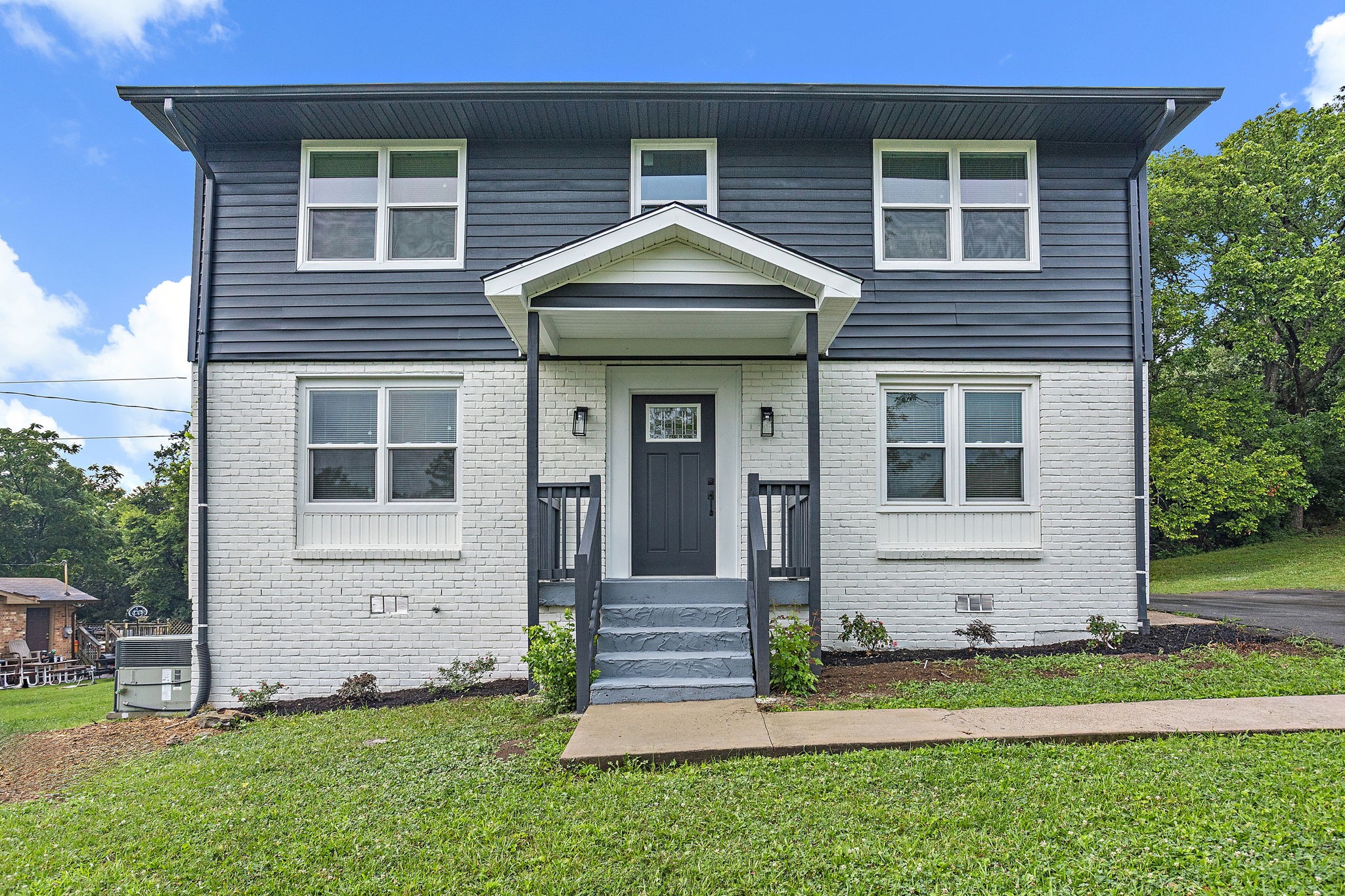 2570 Bethwood Dr Property Photo 1