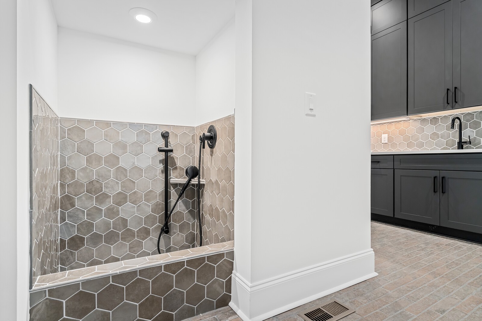 8103 Turning Point Drive Property Photo 48