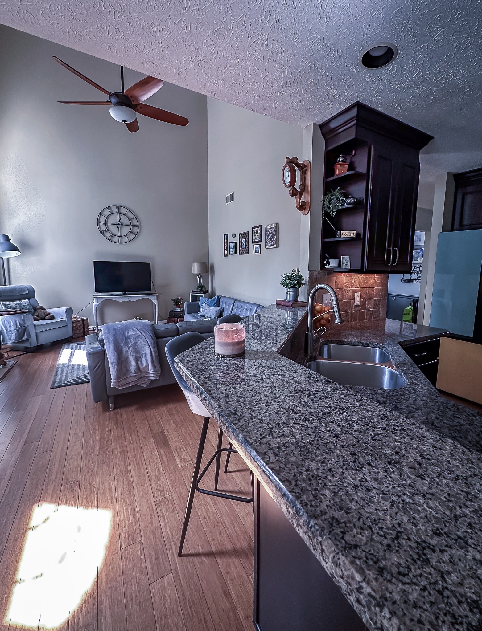2952 Melbourne Ter Property Photo 9