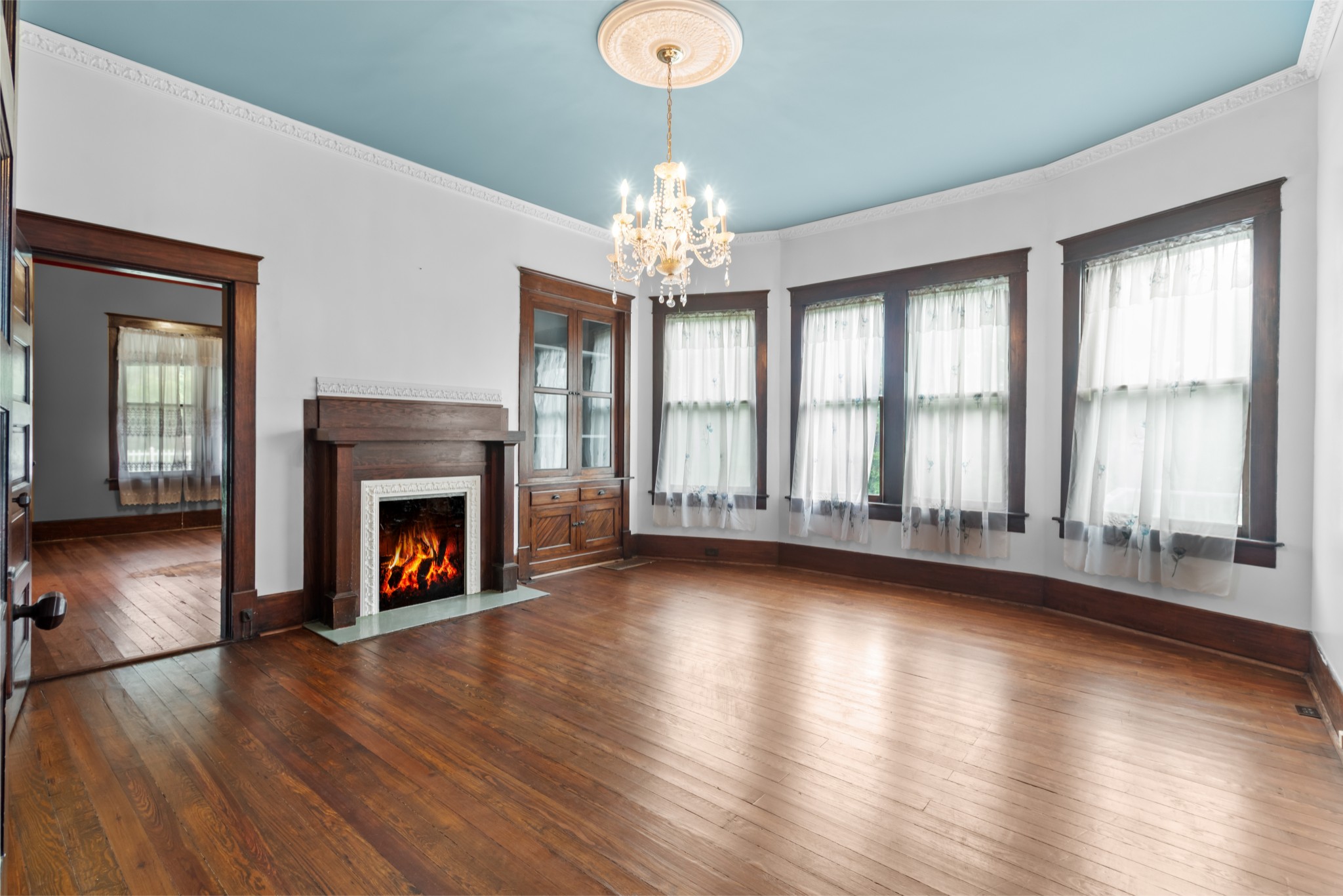 300 Maple St Property Photo 10