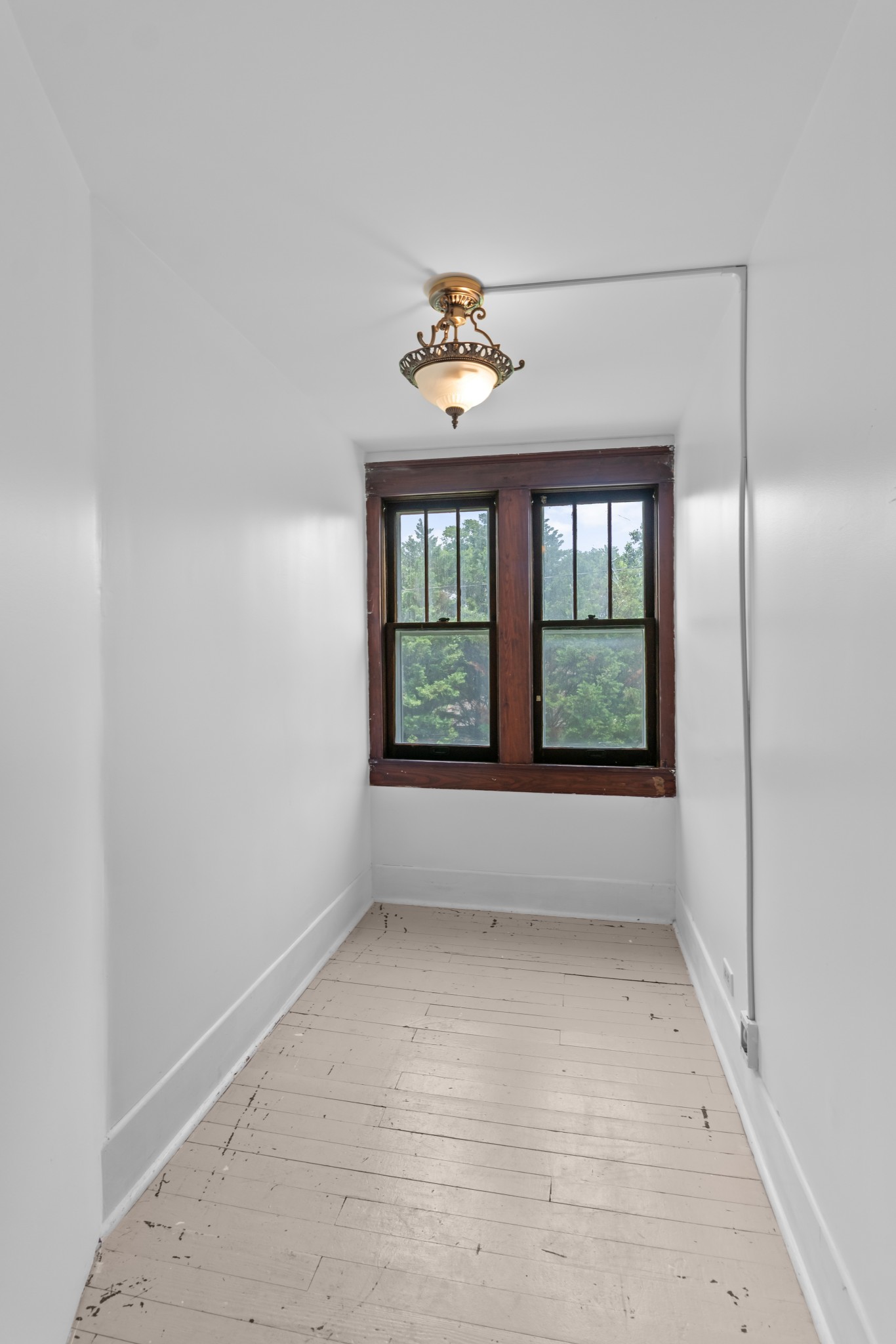 300 Maple St Property Photo 19