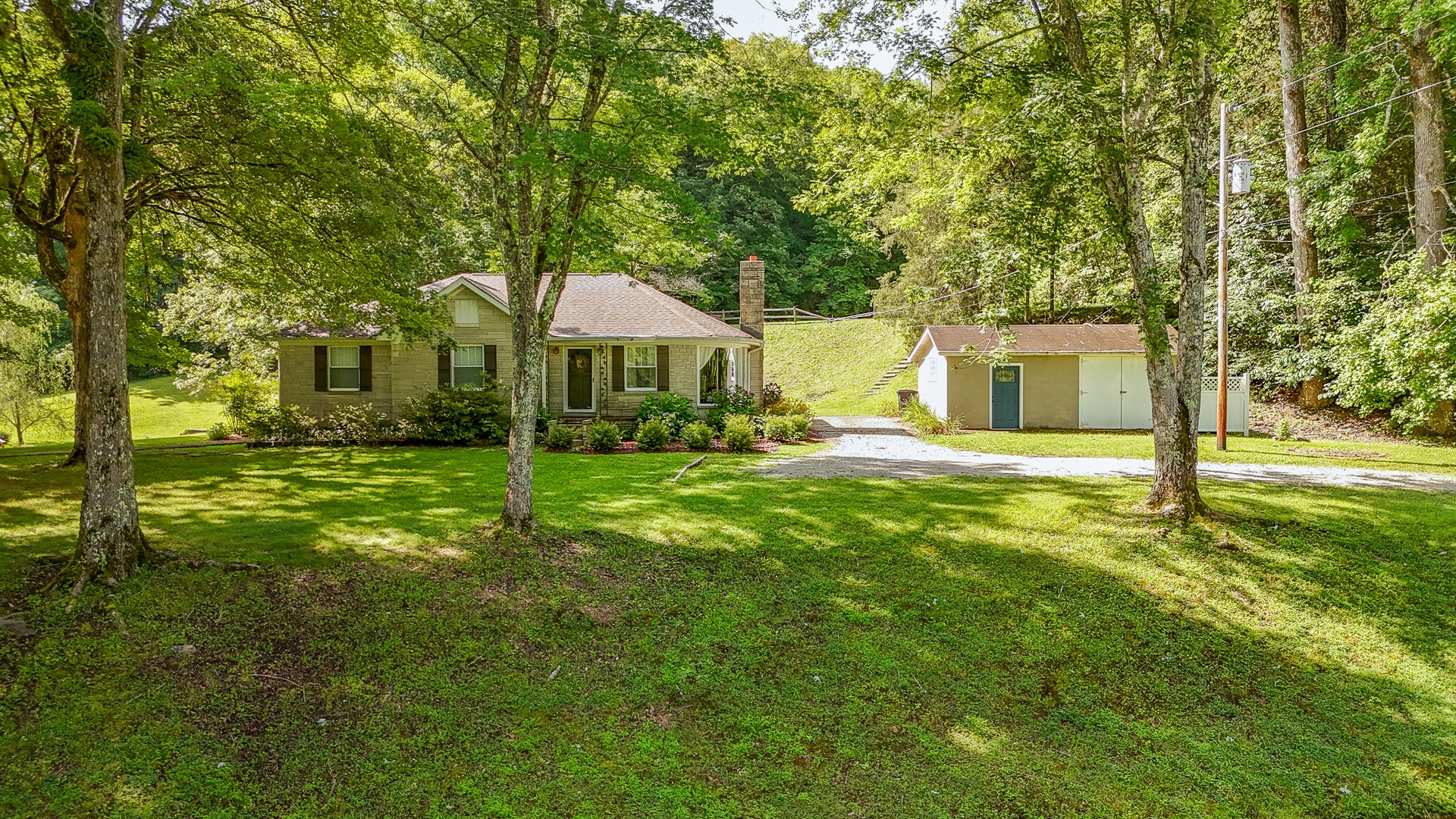 2366 Stults Branch Rd Property Photo 1