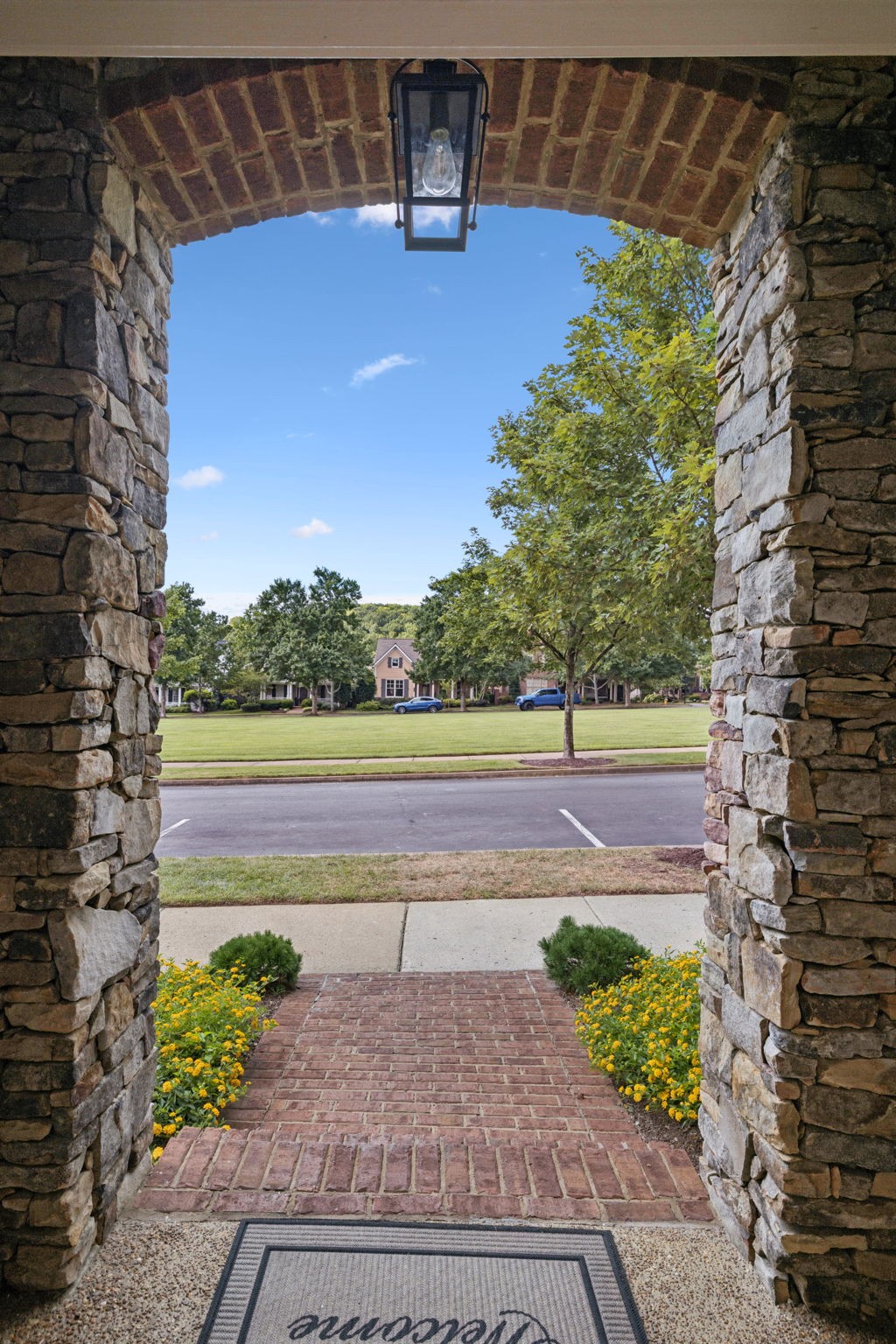 1802 Thorn Brook Ln Property Photo 5