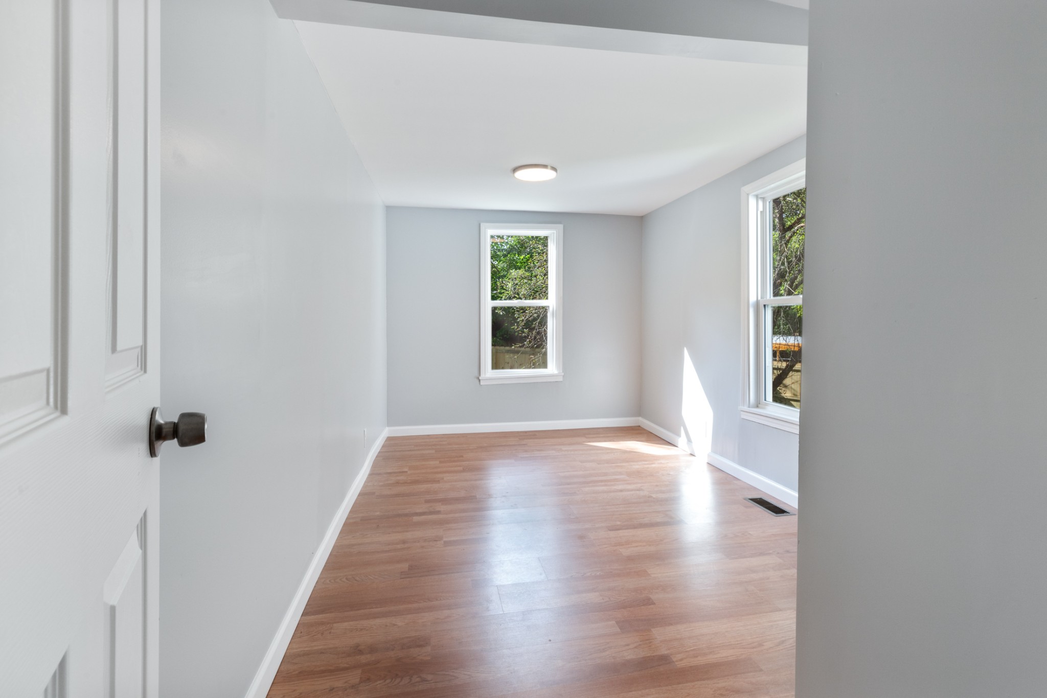 414 W Railroad St Property Photo 14
