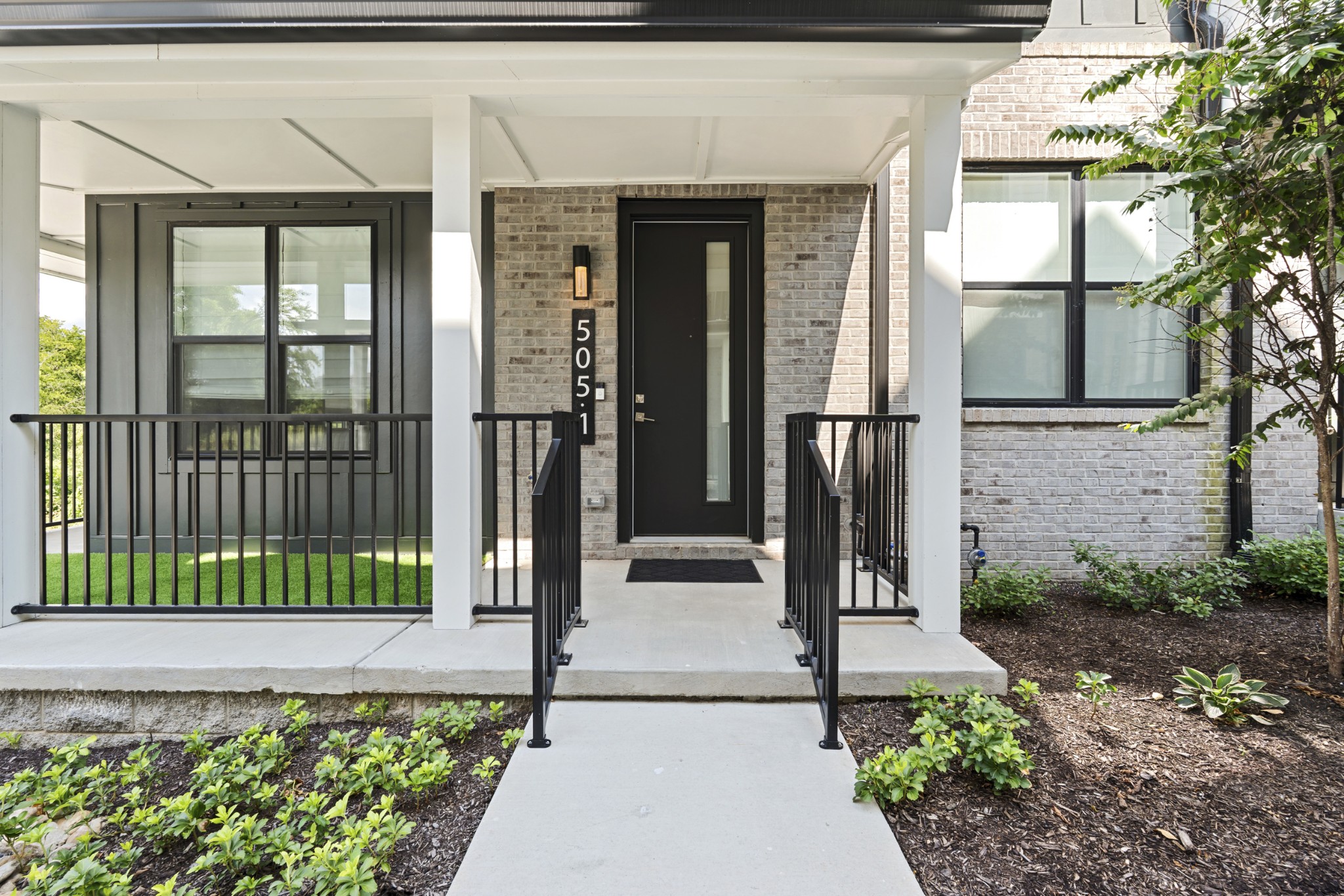 505 Community Ct