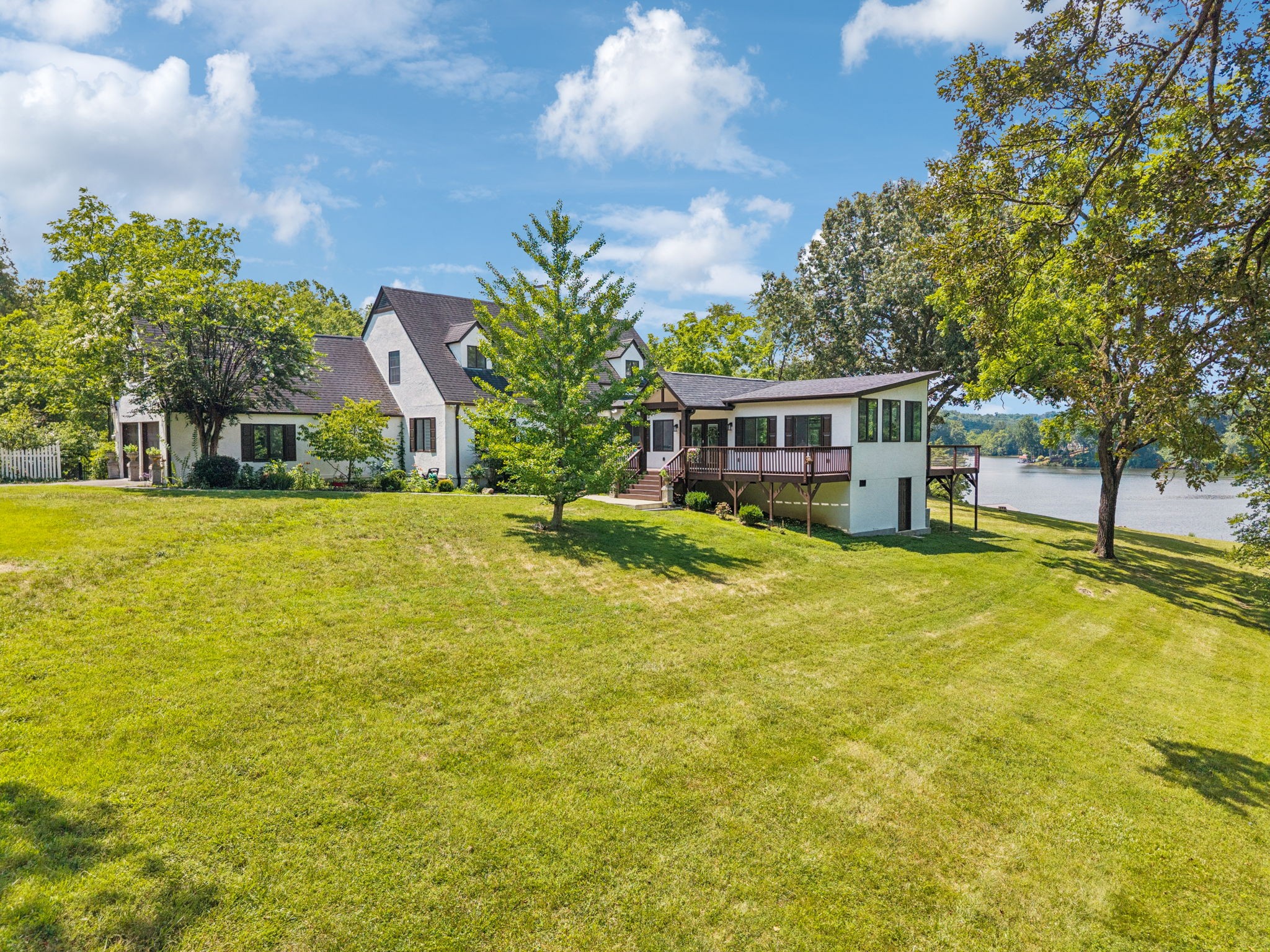 4320 Beechwood Rd Property Photo 1