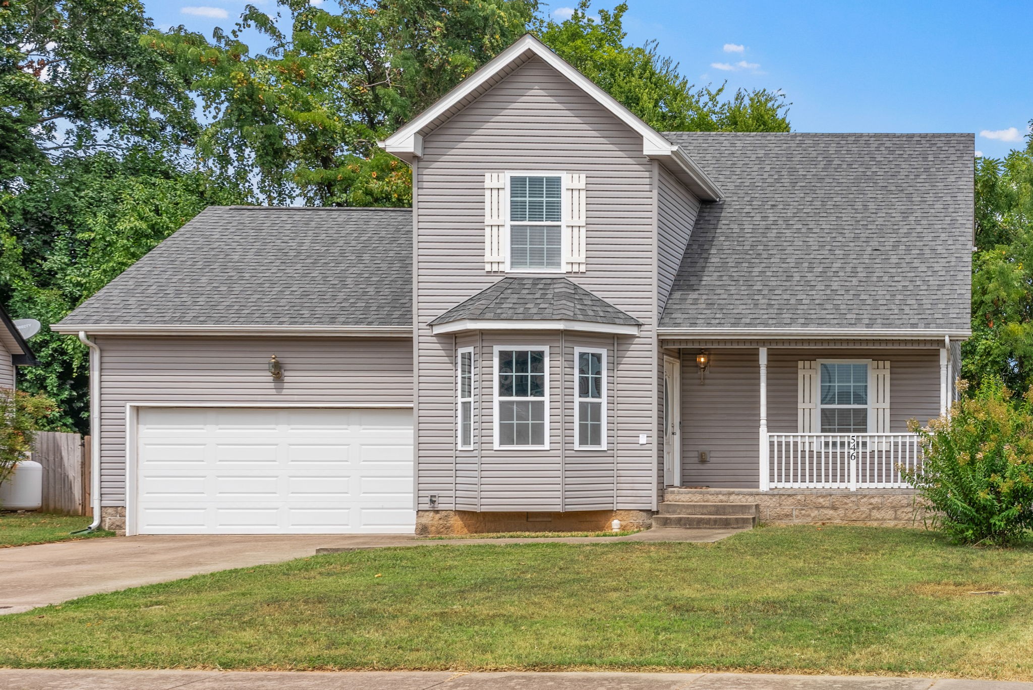 546 Falkland Cir Property Photo 1