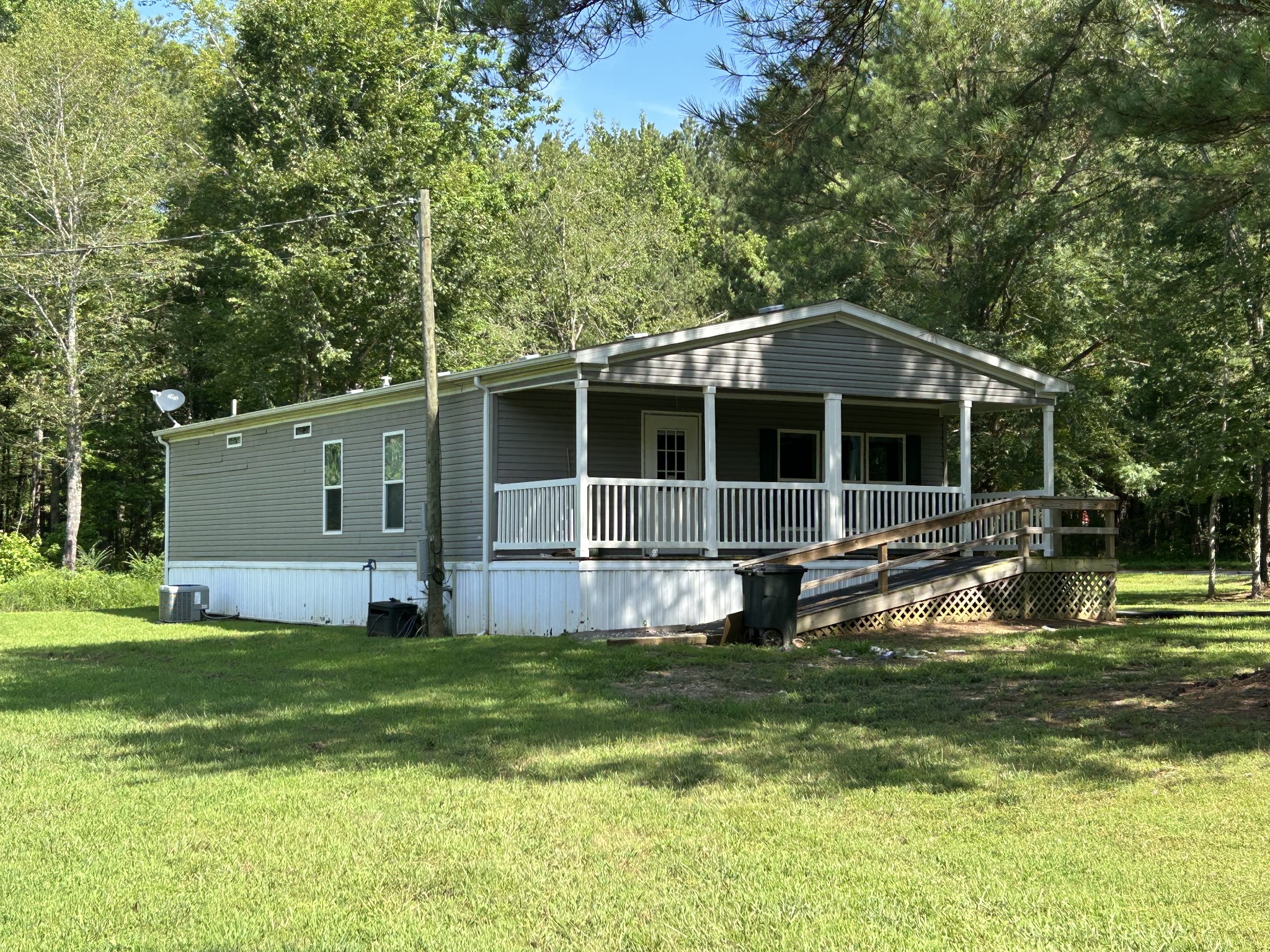 61 Ramblingwood Dr Property Photo 1
