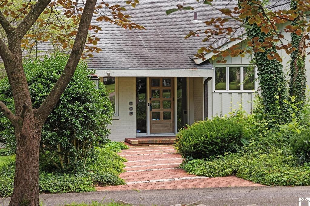 805 Olive St Property Photo 4