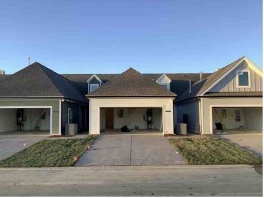 129 Calm Waters St Property Photo 4