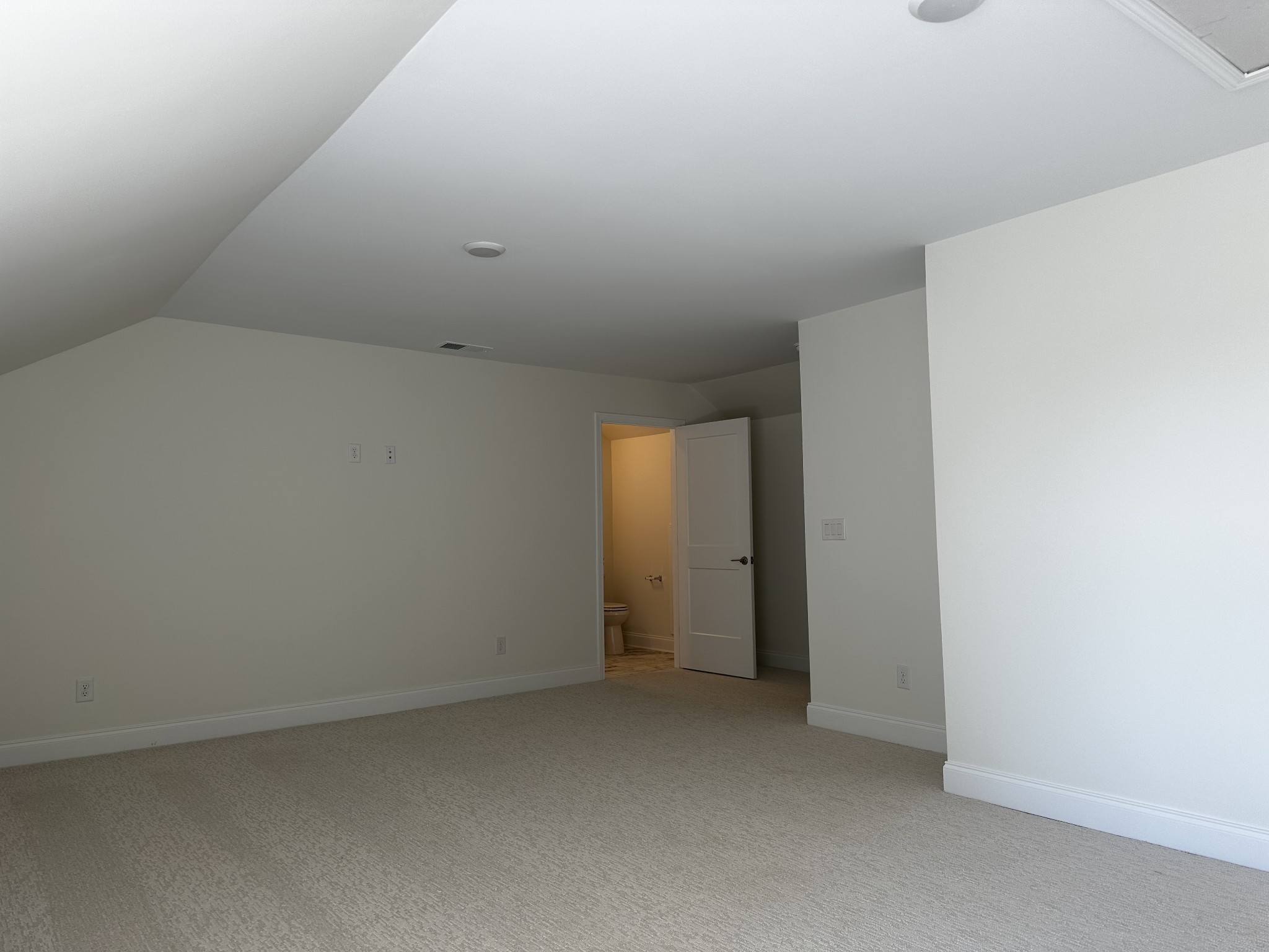 129 Calm Waters St Property Photo 8