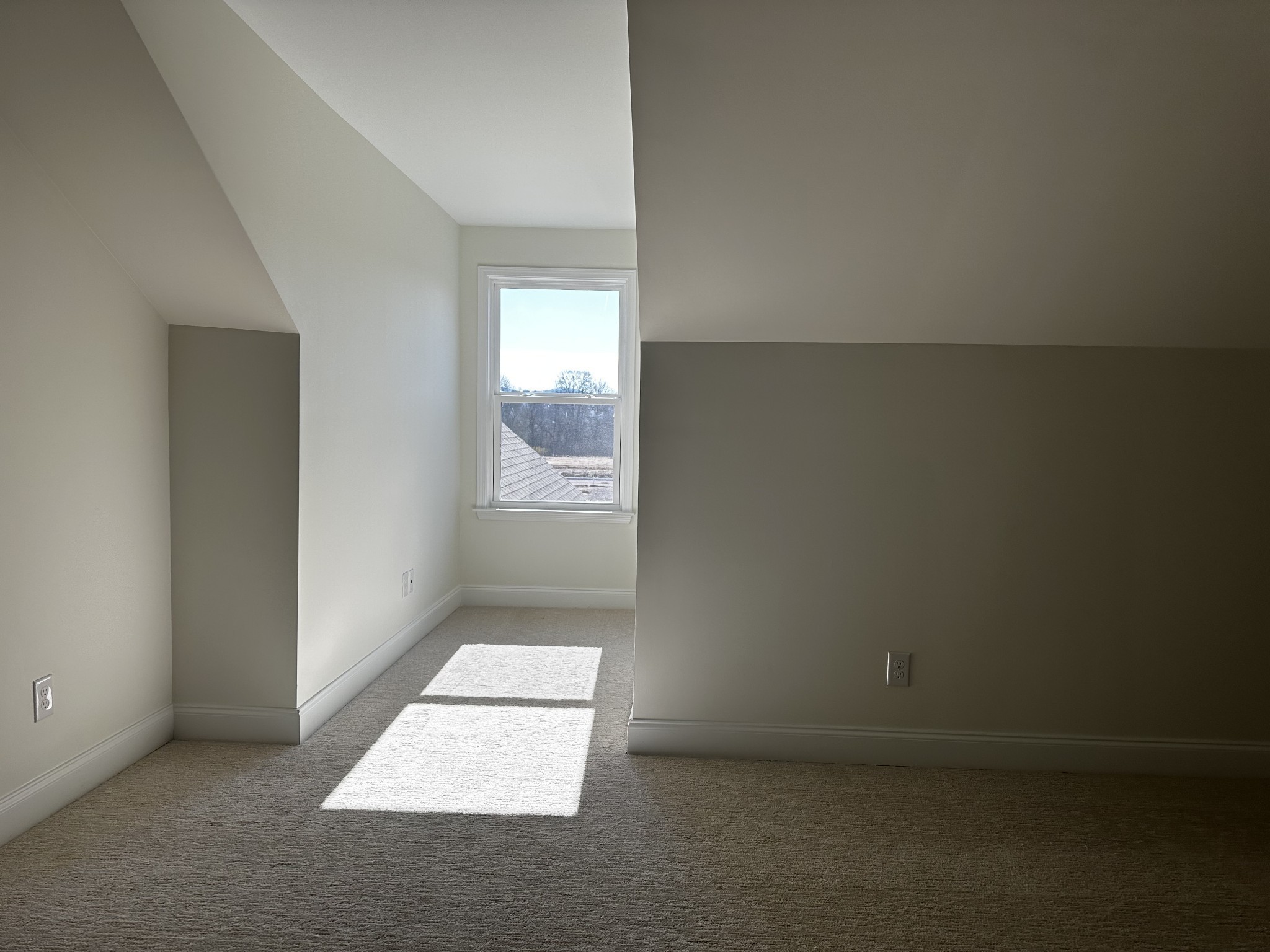 129 Calm Waters St Property Photo 9