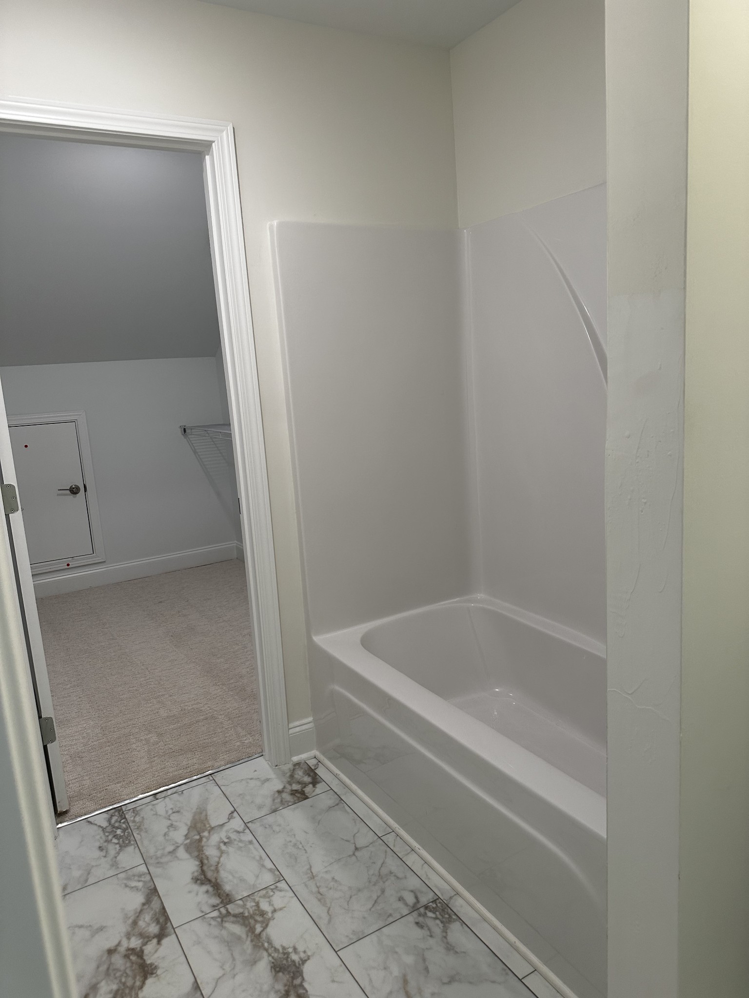 129 Calm Waters St Property Photo 11