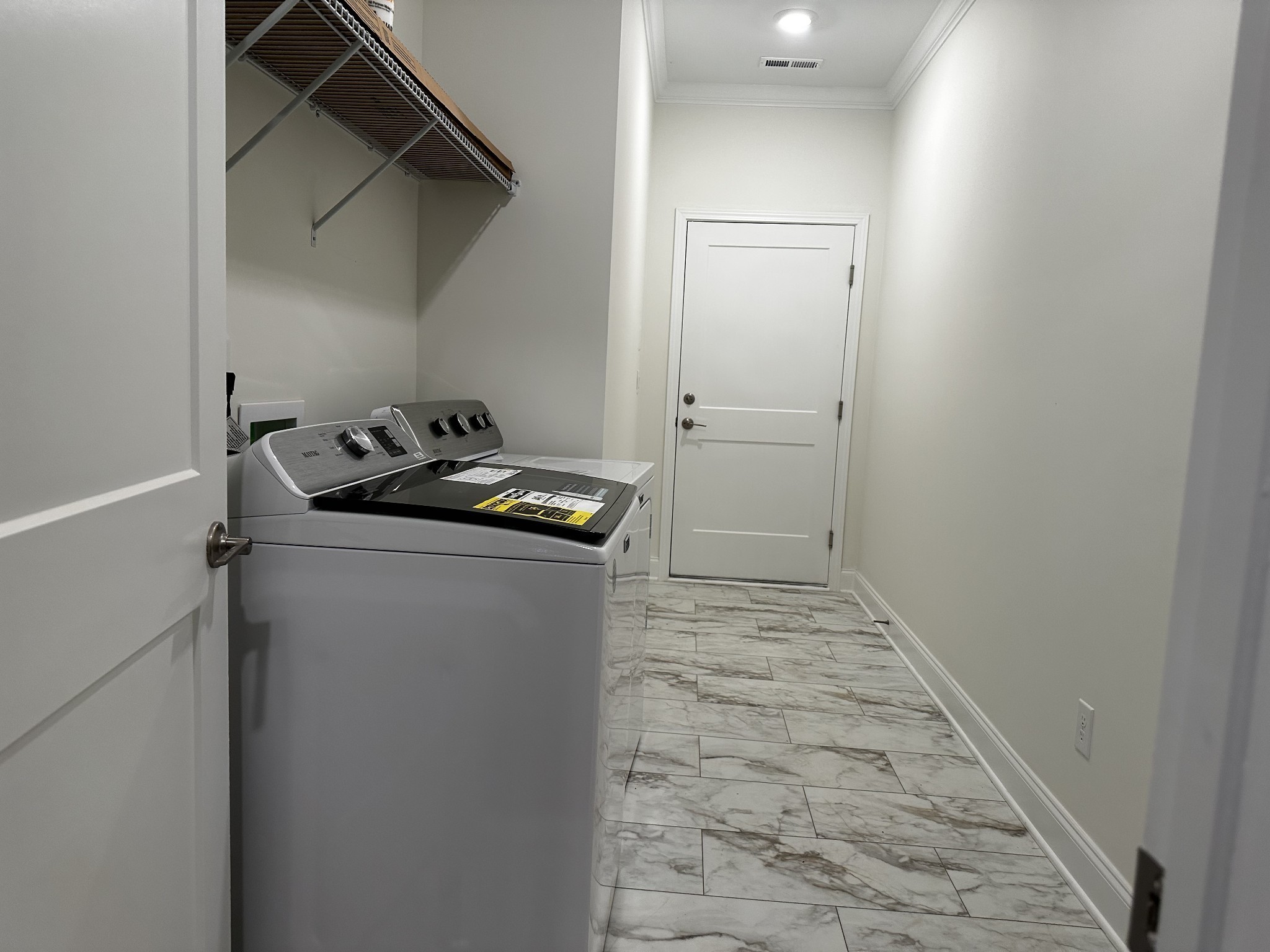 129 Calm Waters St Property Photo 29