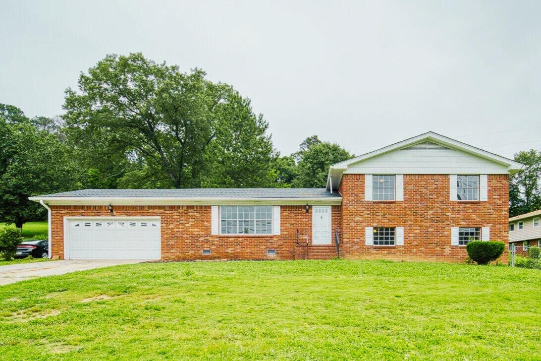4505 Locksley Lane Property Photo 1