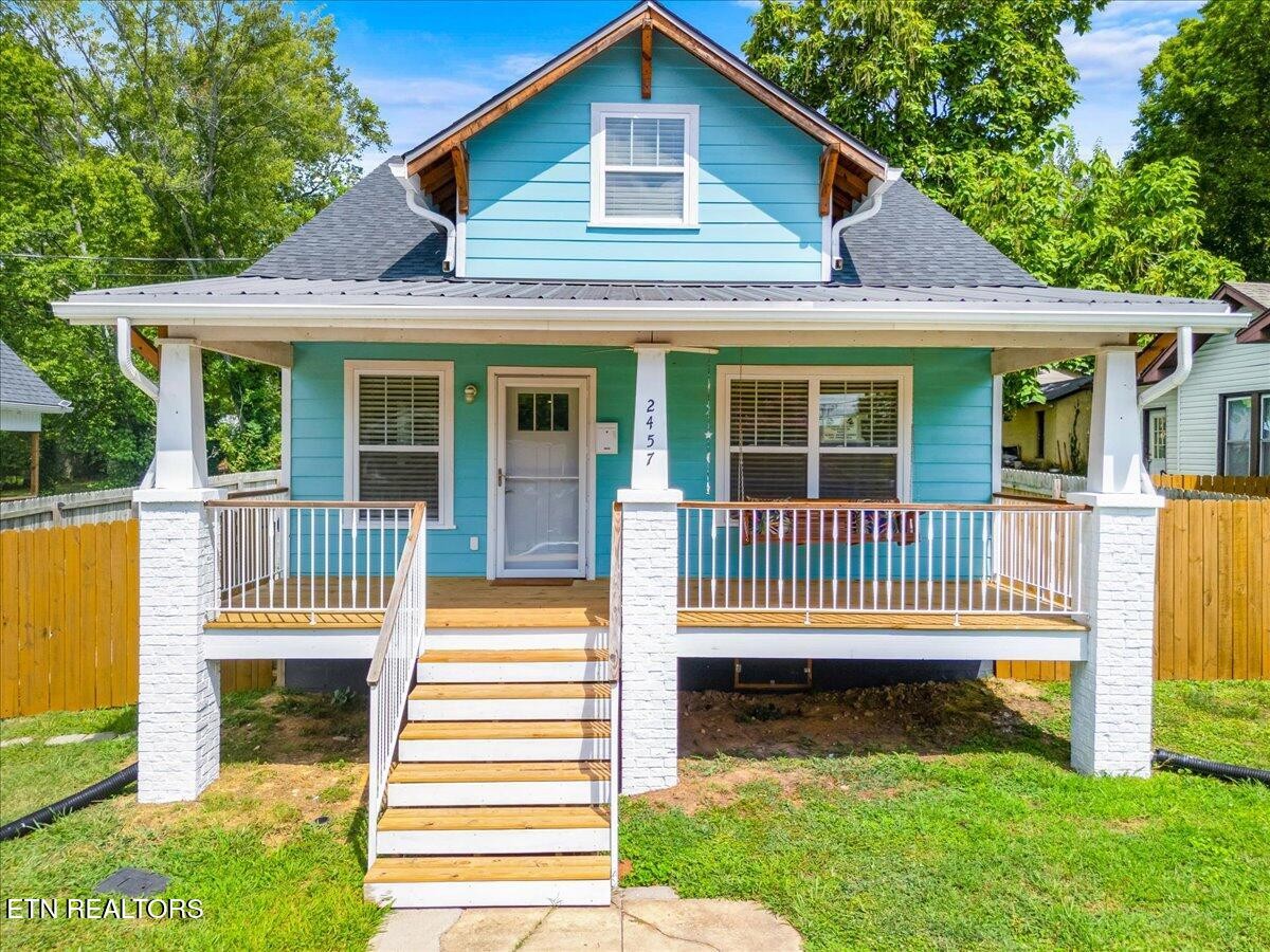 2457 Washington Avenue Property Photo 1