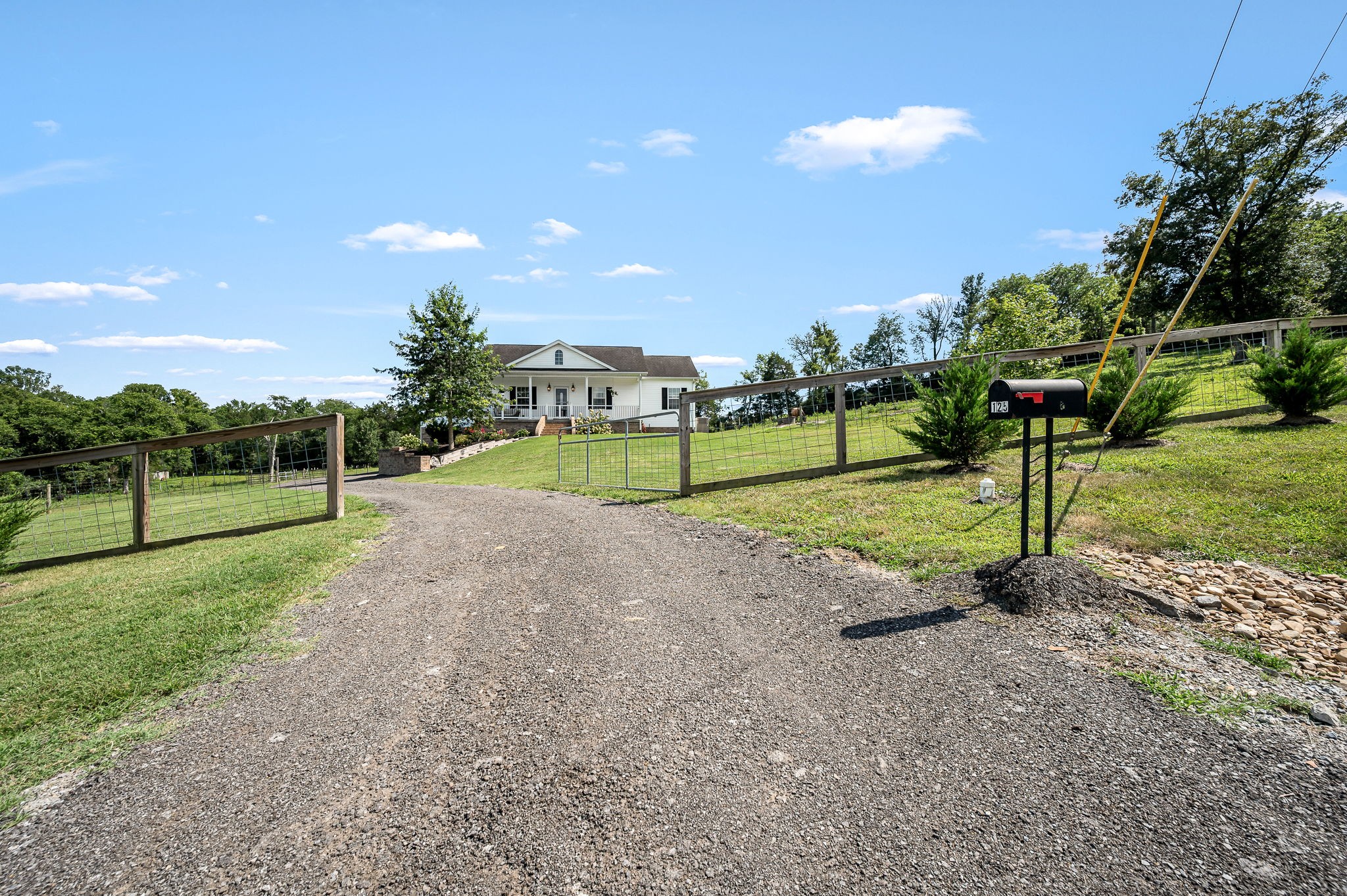 125 Hillwood Acres Property Photo 4
