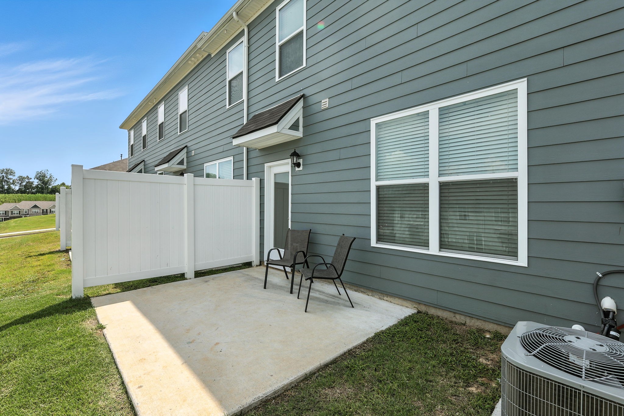 631 Longtail Ln Property Photo 5