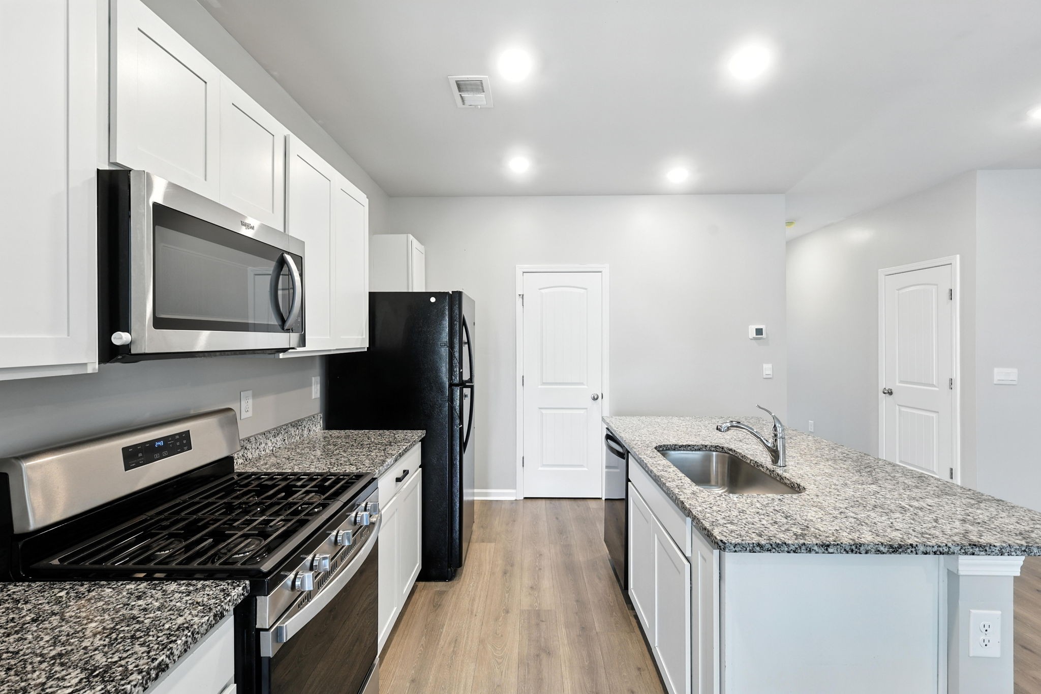 631 Longtail Ln Property Photo 10