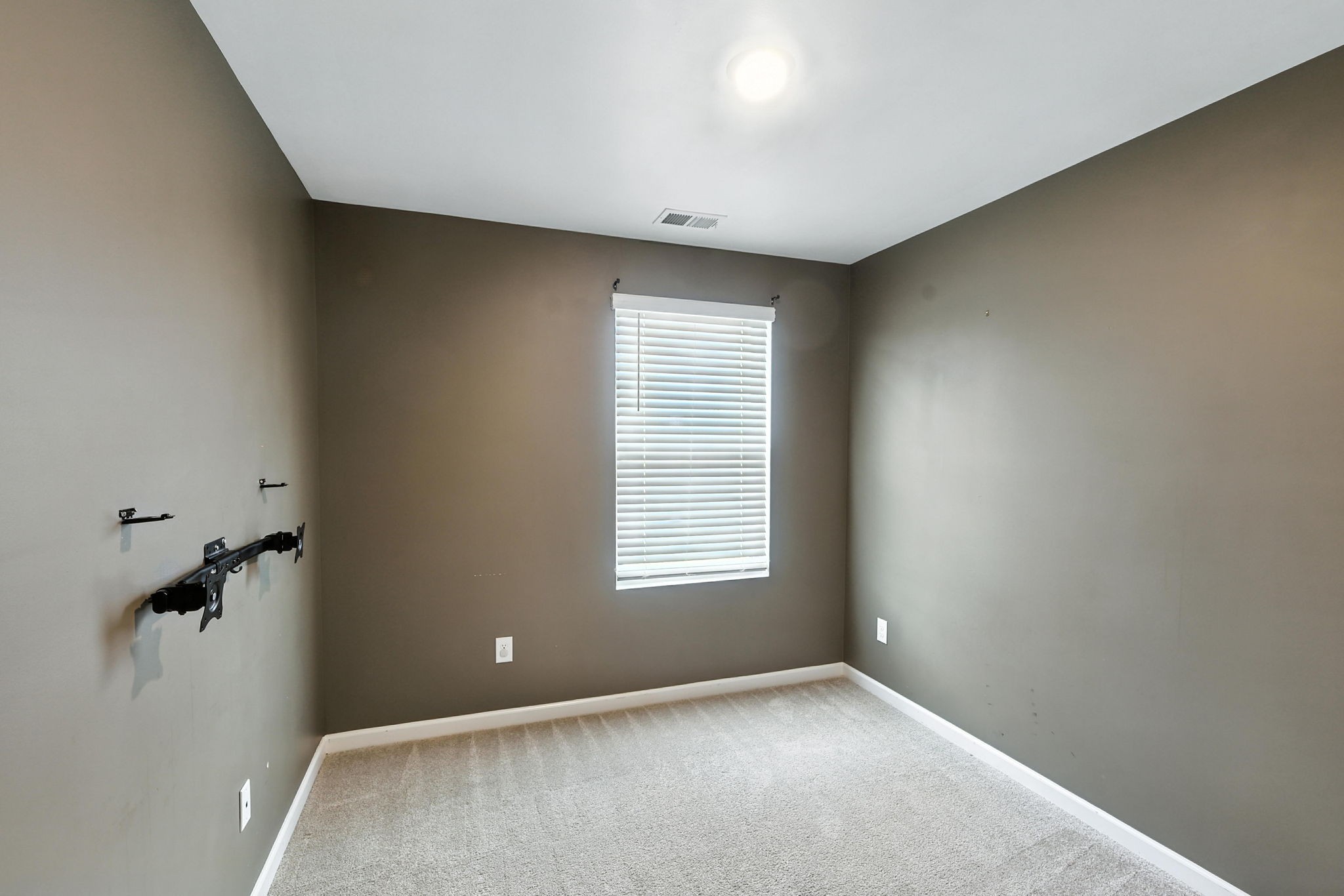 631 Longtail Ln Property Photo 20