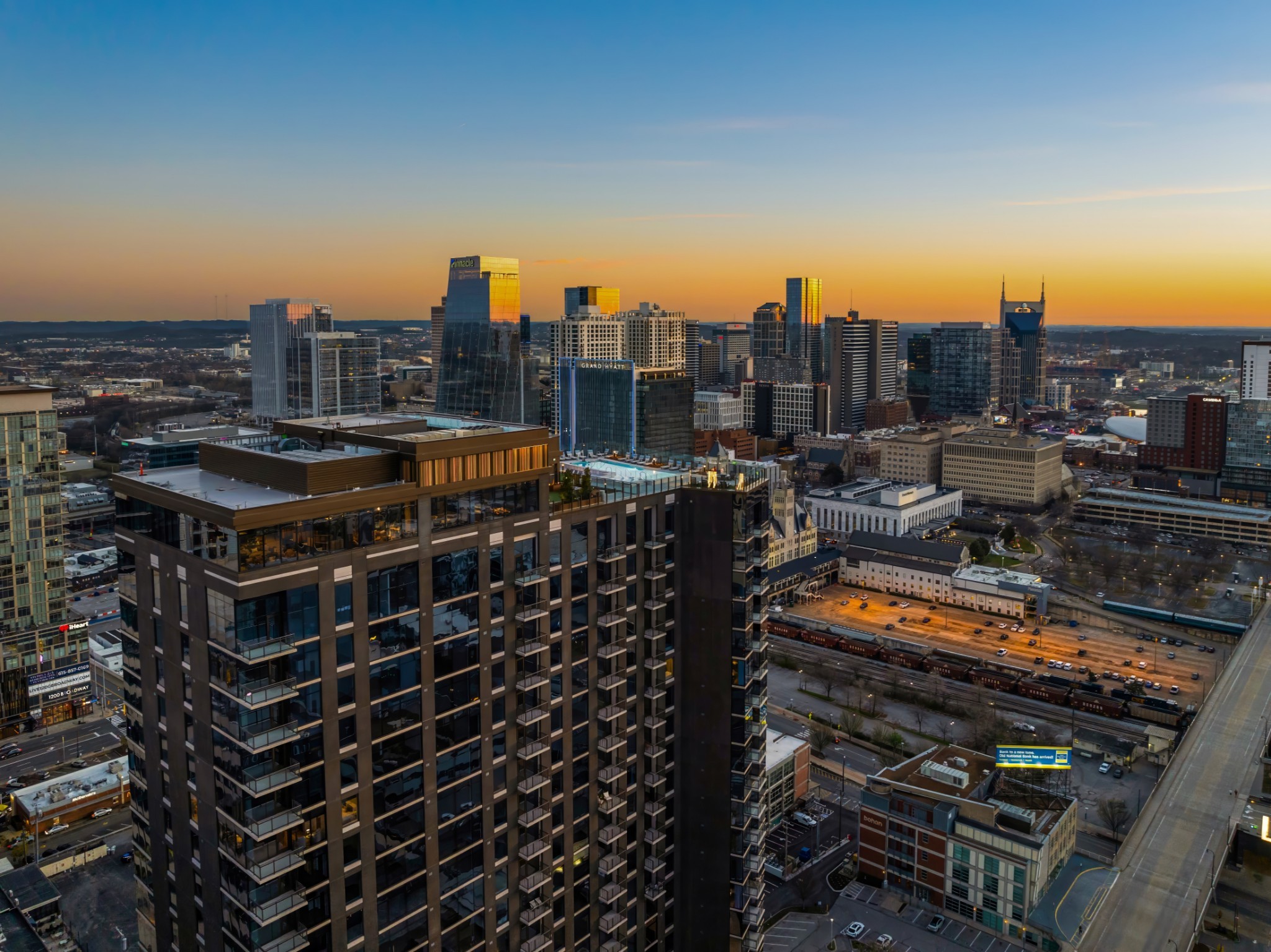 1212 Demonbreun St Property Photo 1