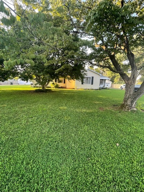 616 1st St Property Photo 1