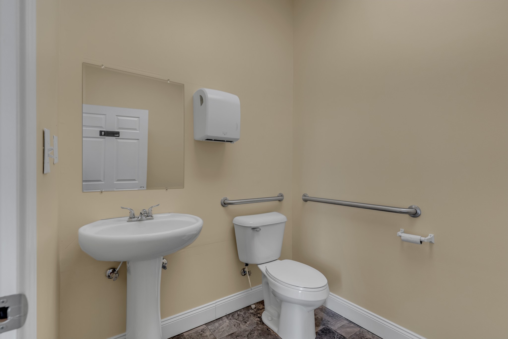 1070 International Blvd Property Photo 12