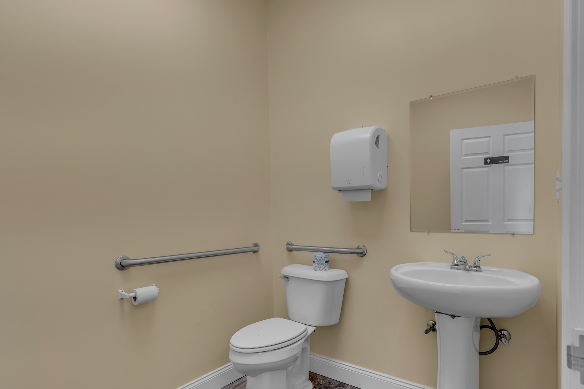 1070 International Blvd Property Photo 13
