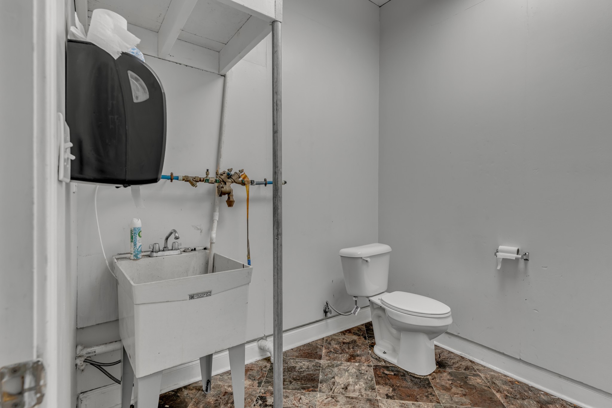 1070 International Blvd Property Photo 31