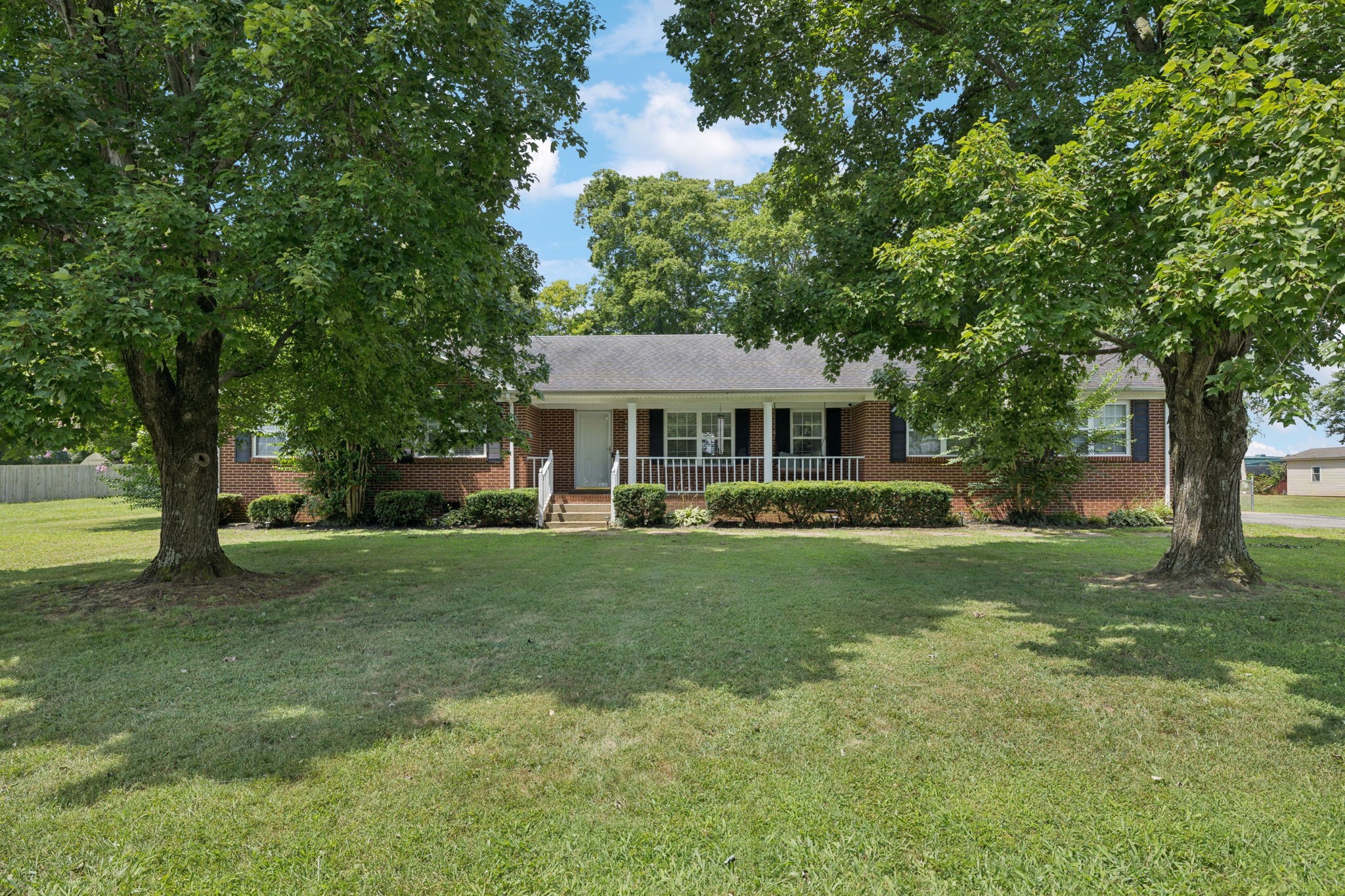 407 Mockingbird Dr Property Photo 1